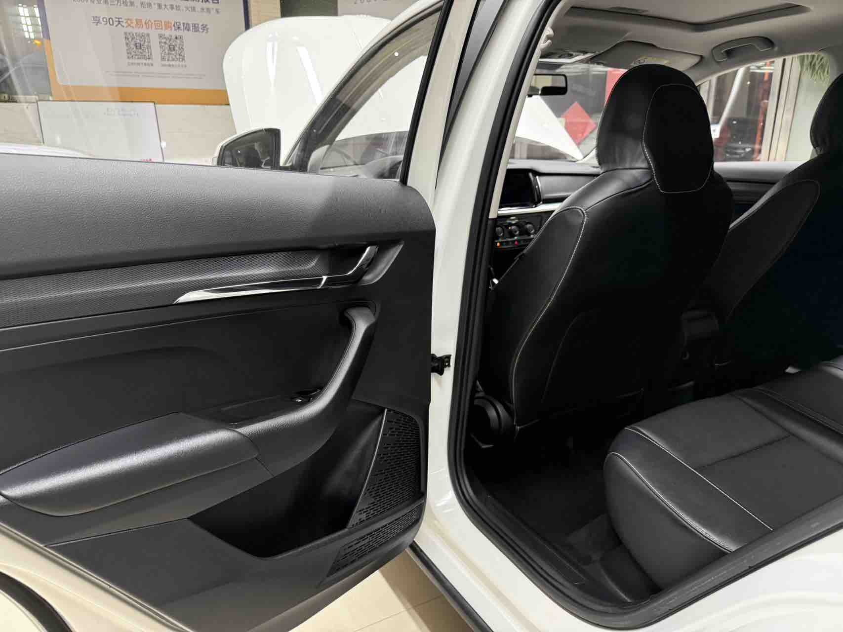 Skoda Kamiq 2022 imagen de coche #17