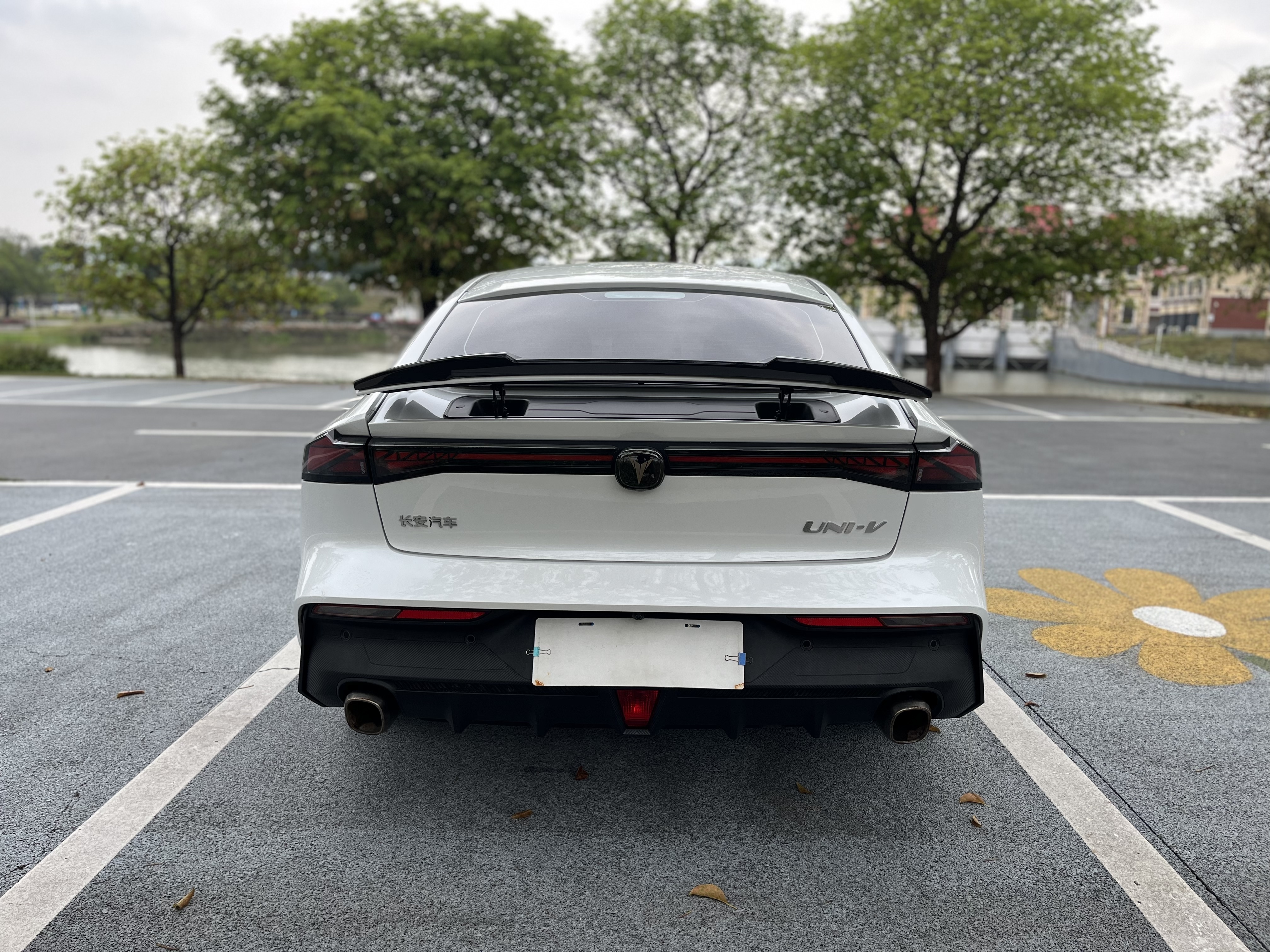 Changan UNI-V 2023 صورة سيارة #17