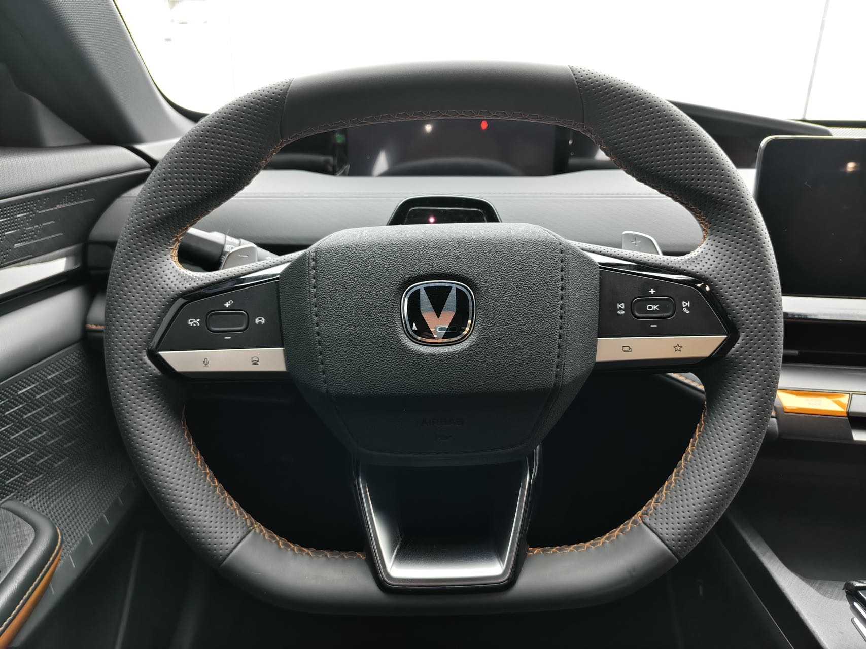 Changan UNI-V 2022 #17 Changan UNI-V 2022 car image #17