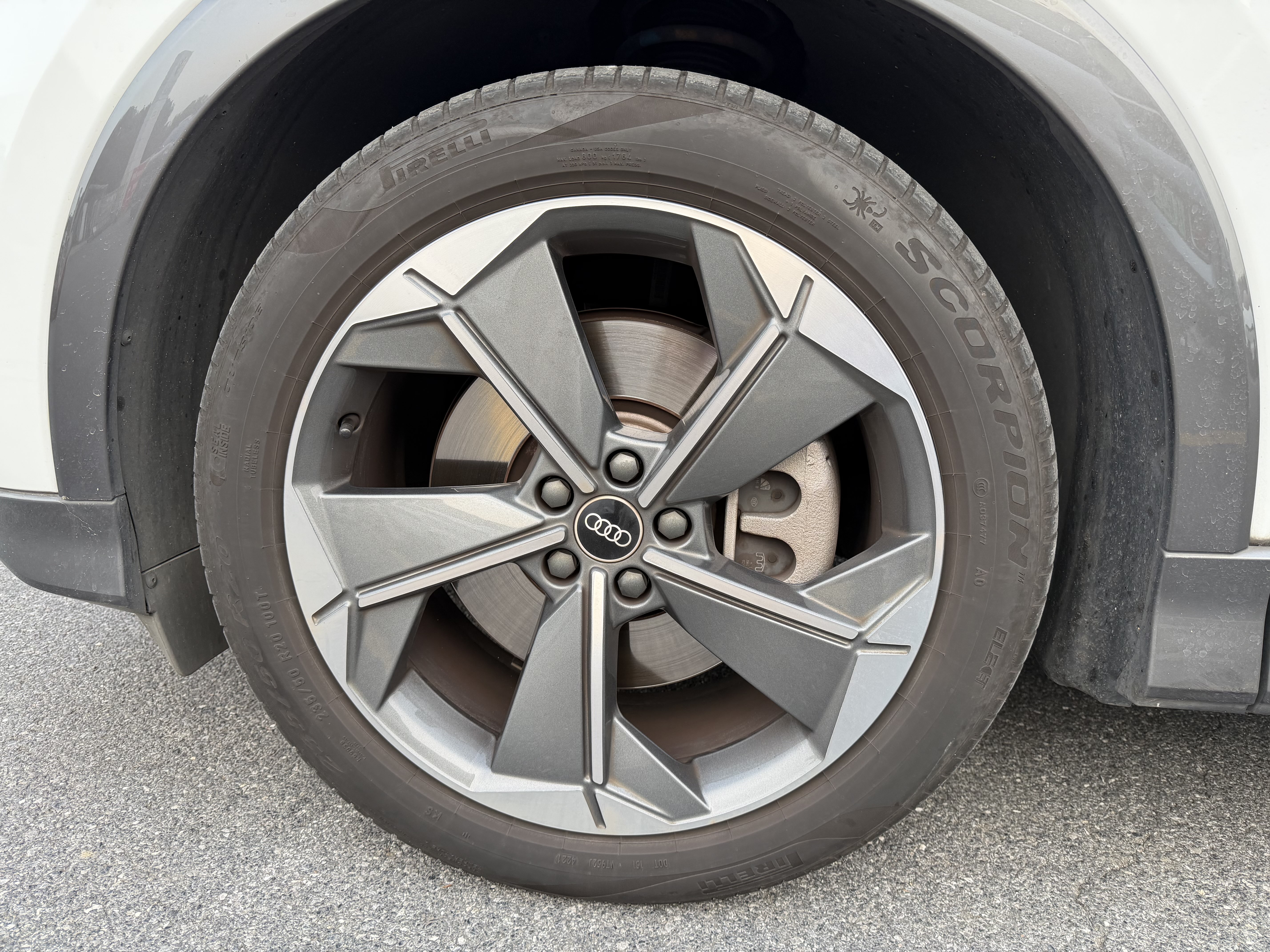 Audi Q5 e-tron 2023 #17 Audi Q5 e-tron 2023 صورة سيارة #17