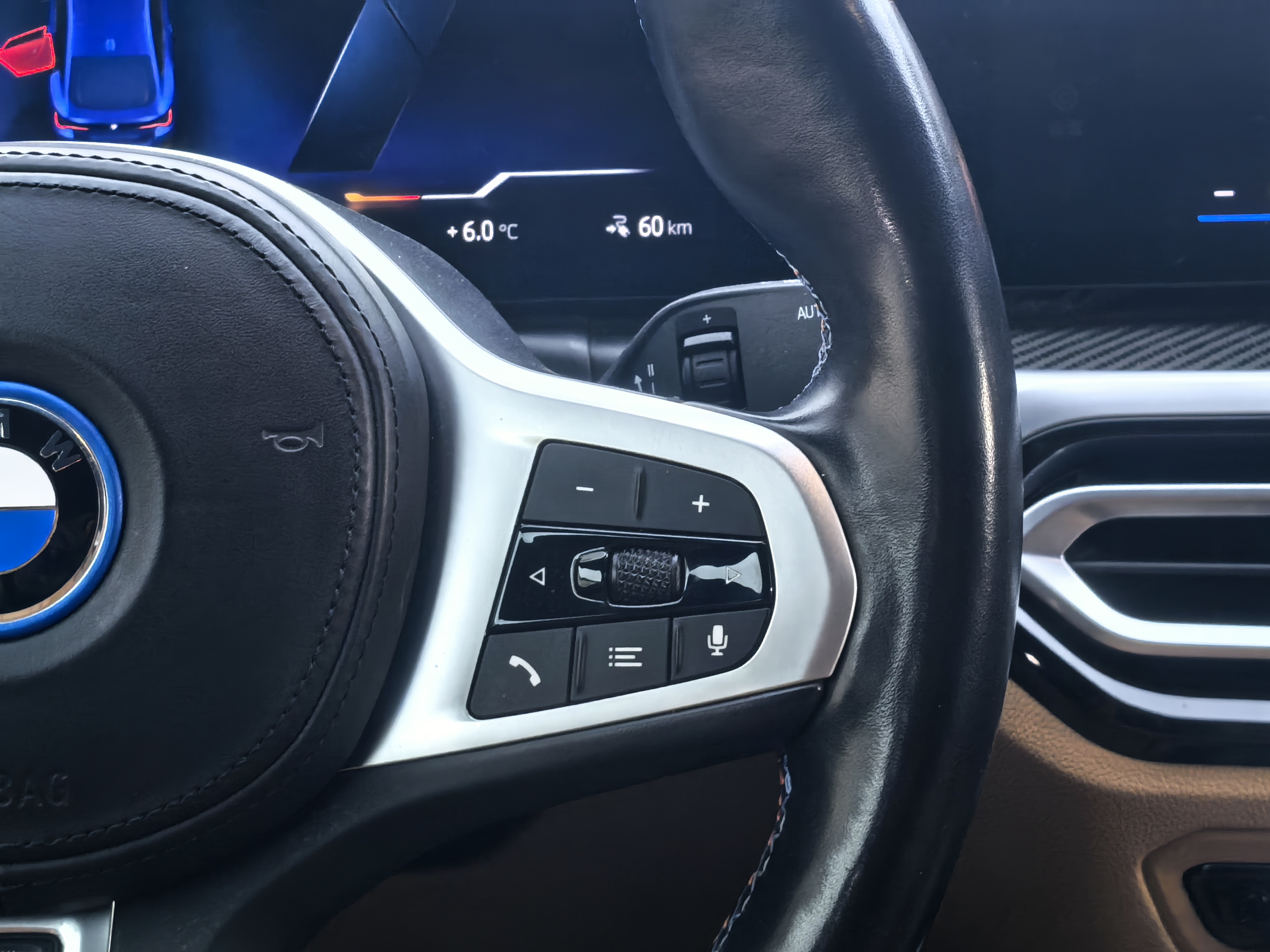 BMW i4 2022 car image #17