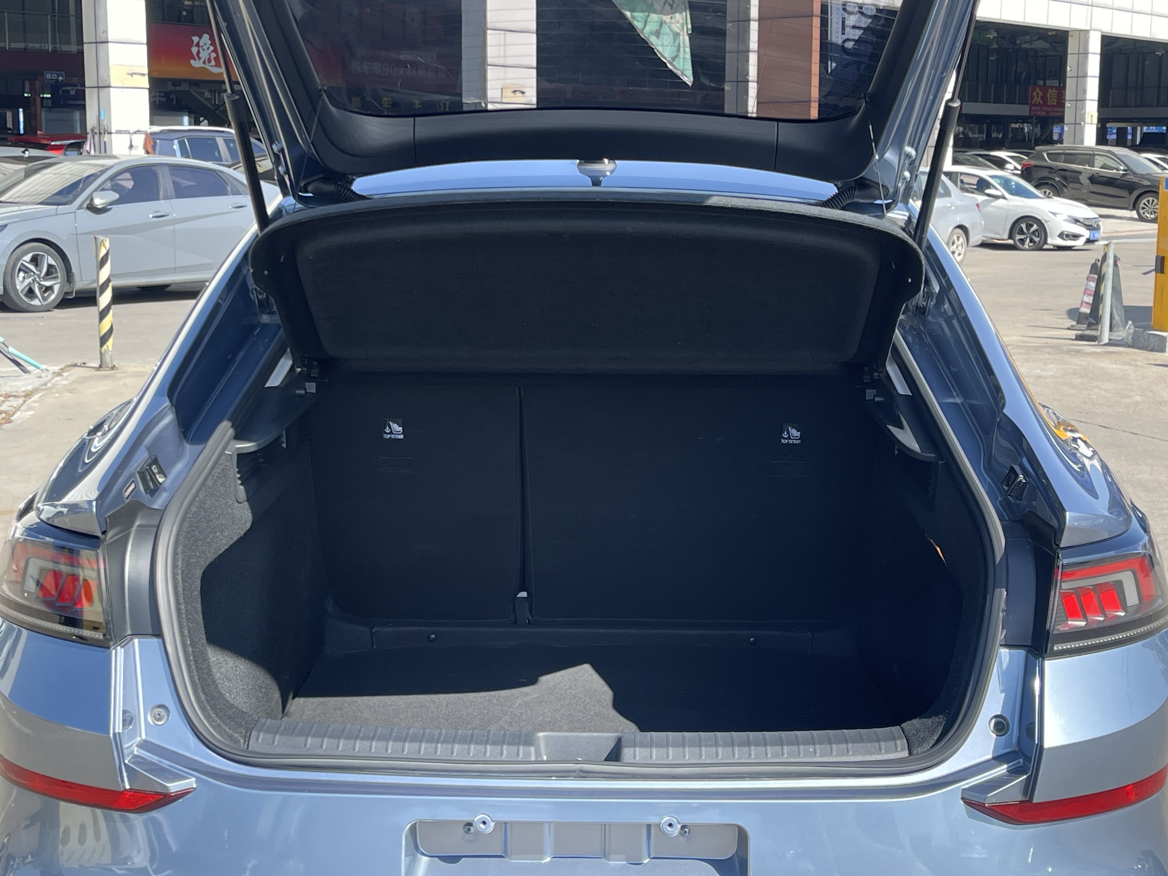 Volkswagen Lamando 2022 immagine di auto #17