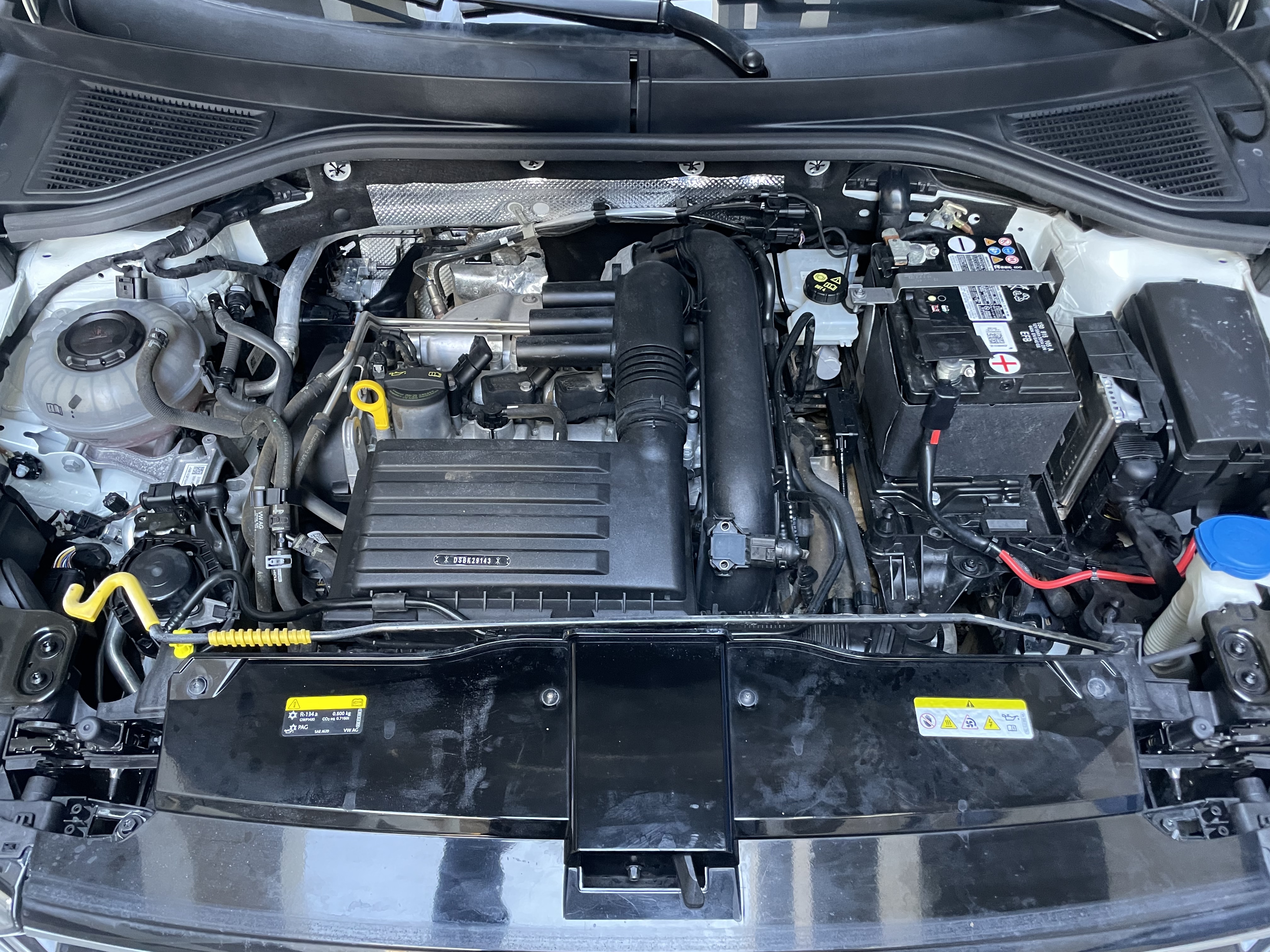 Volkswagen T-Roc 2022 car image #17