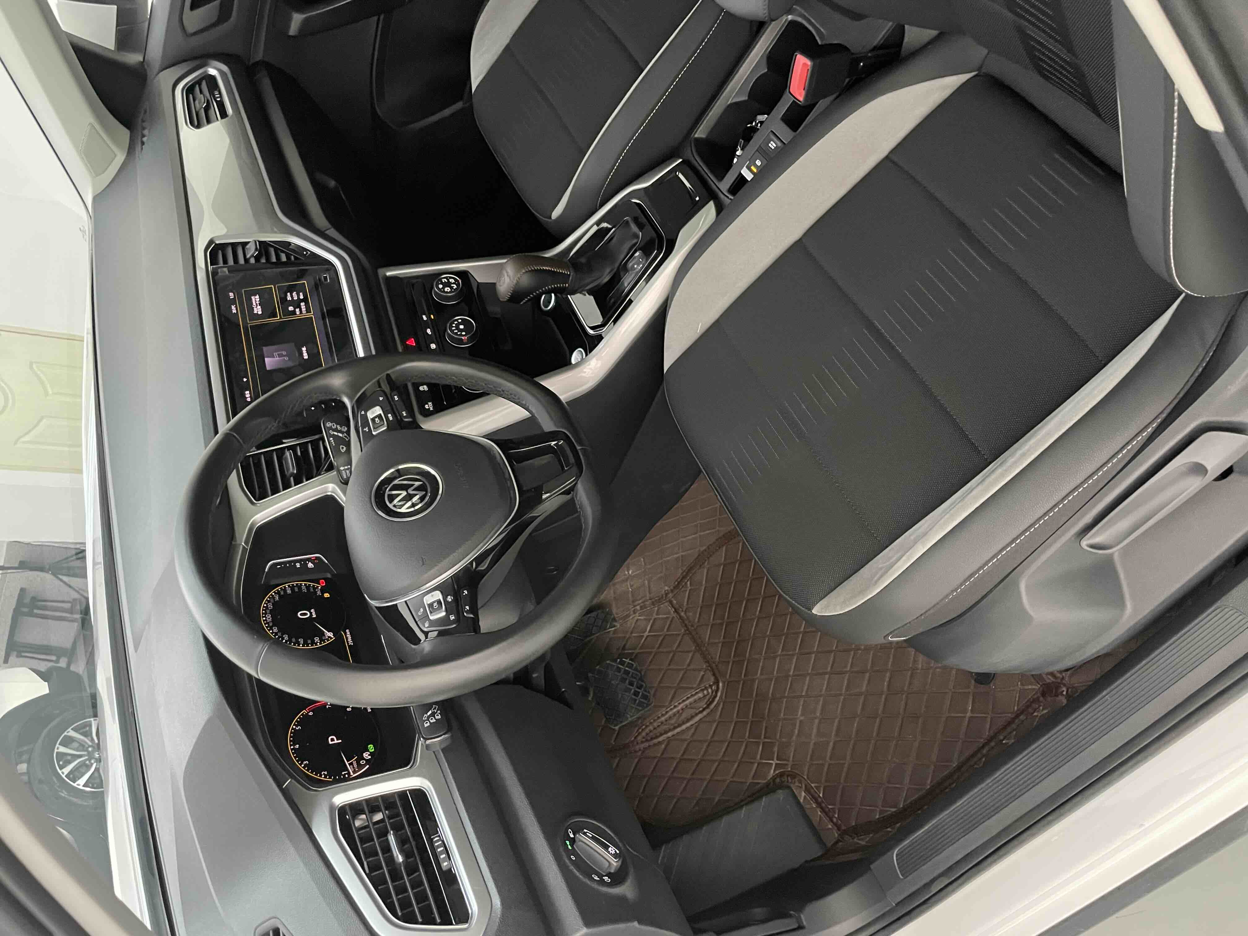 T-Roc 2022 car image #17