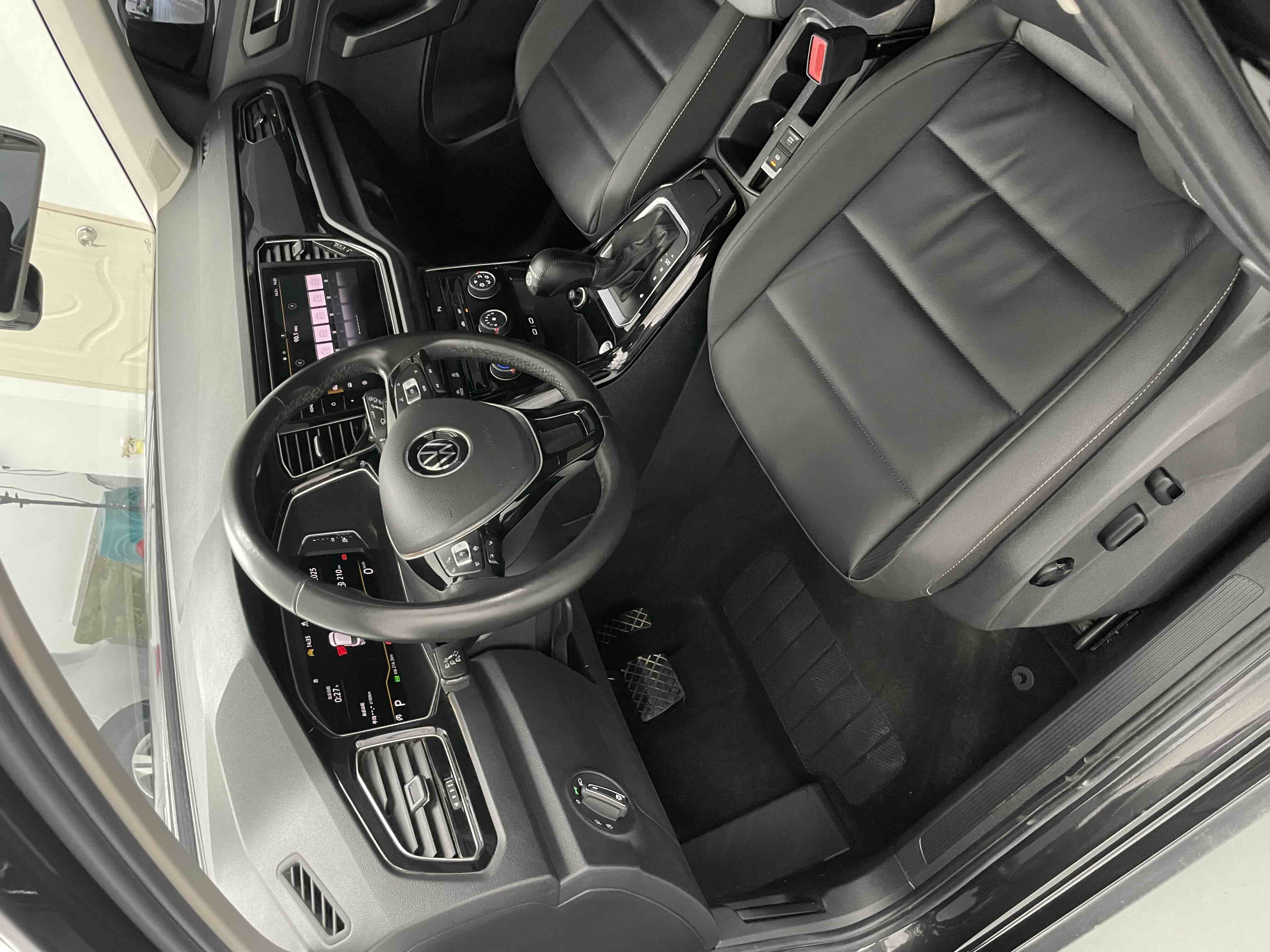 Volkswagen T-Roc 2023 #17 Volkswagen T-Roc 2023 car image #17