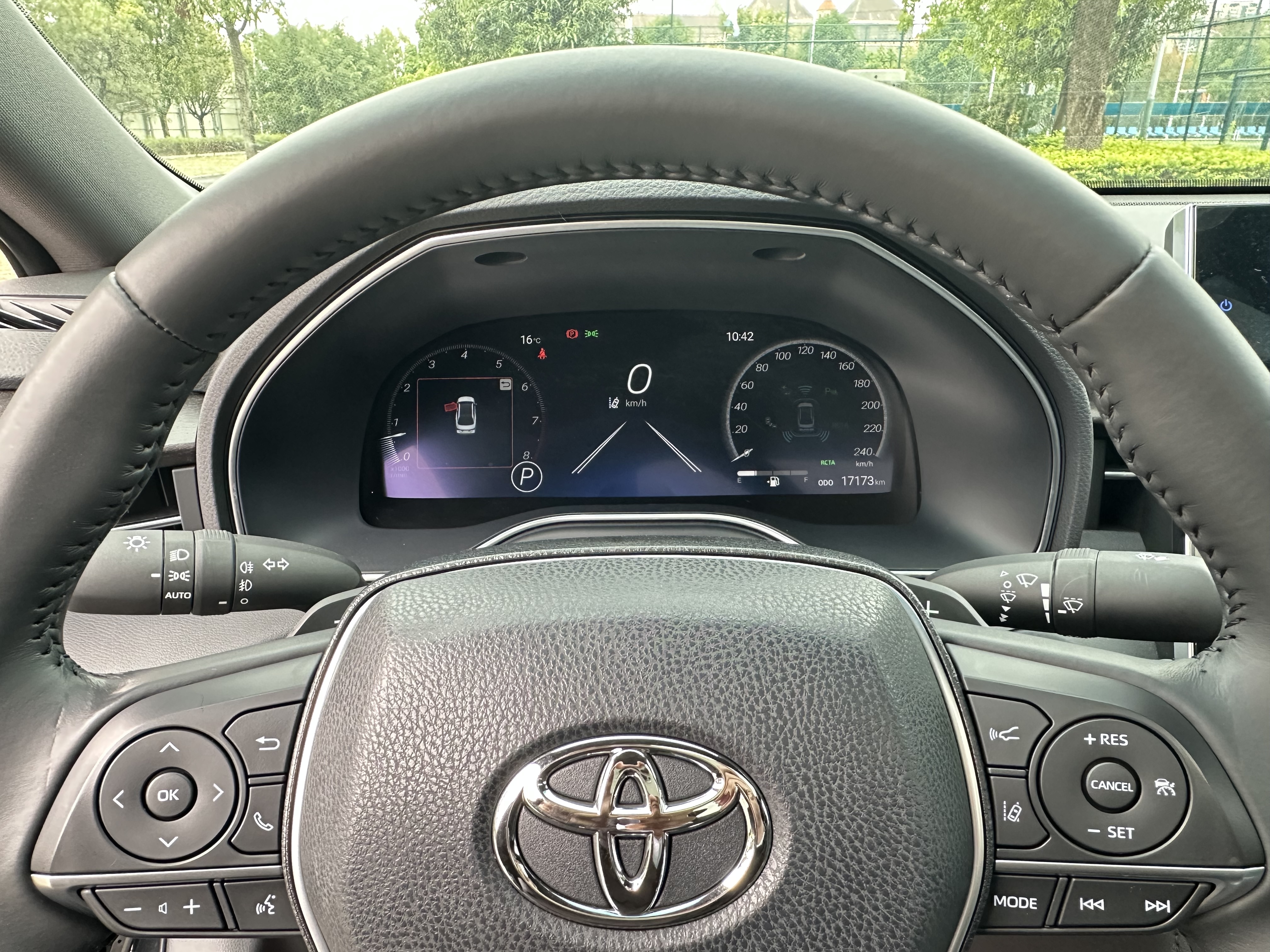 Toyota Avalon 2023 car image #17