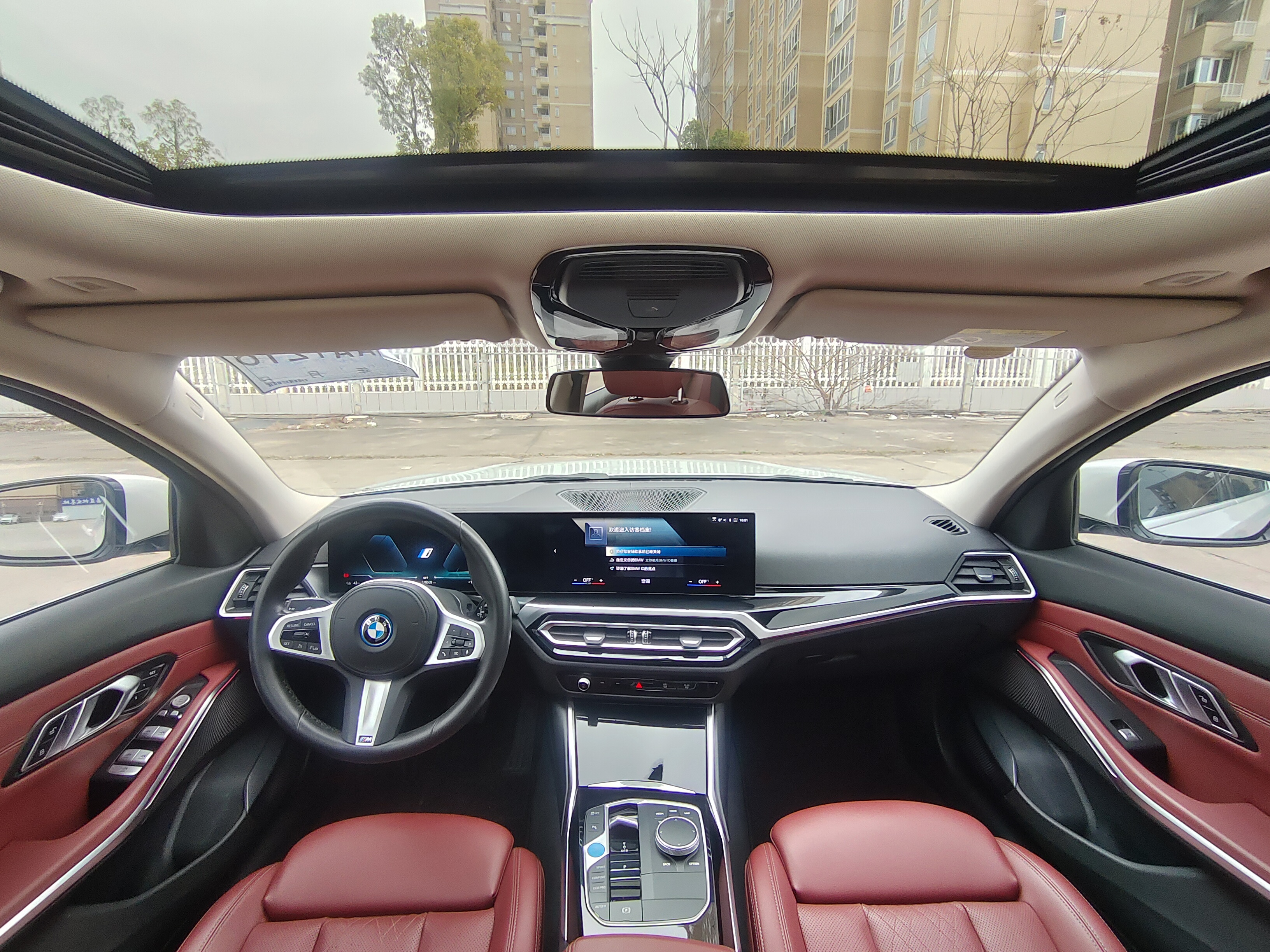 BMW i3 2023 car image #17