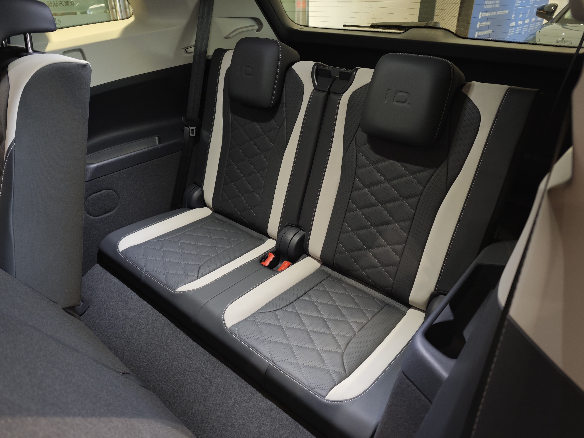 Volkswagen ID.6 Crozz 2024 car image #17