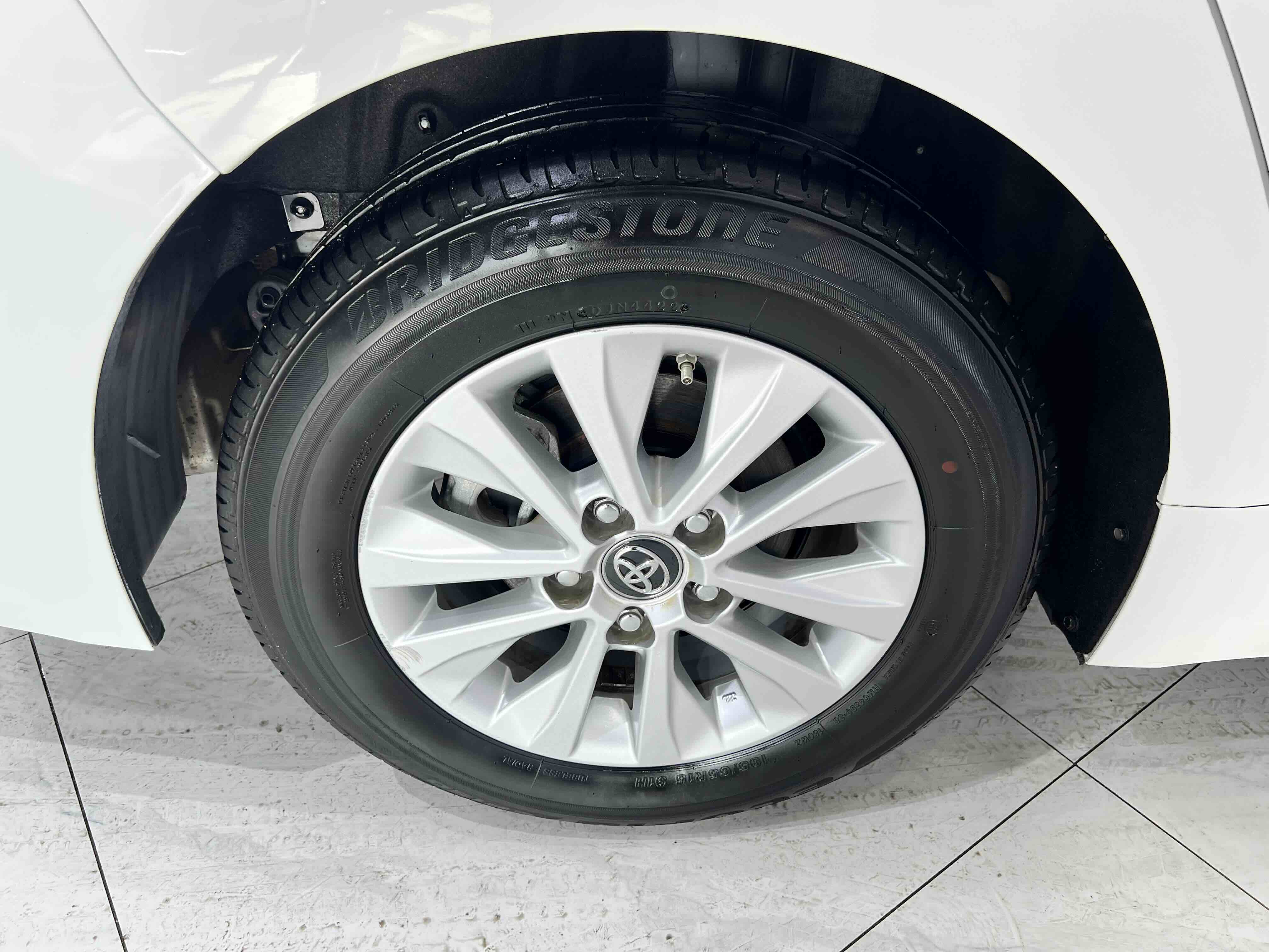 Toyota Corolla 2023 car image #17