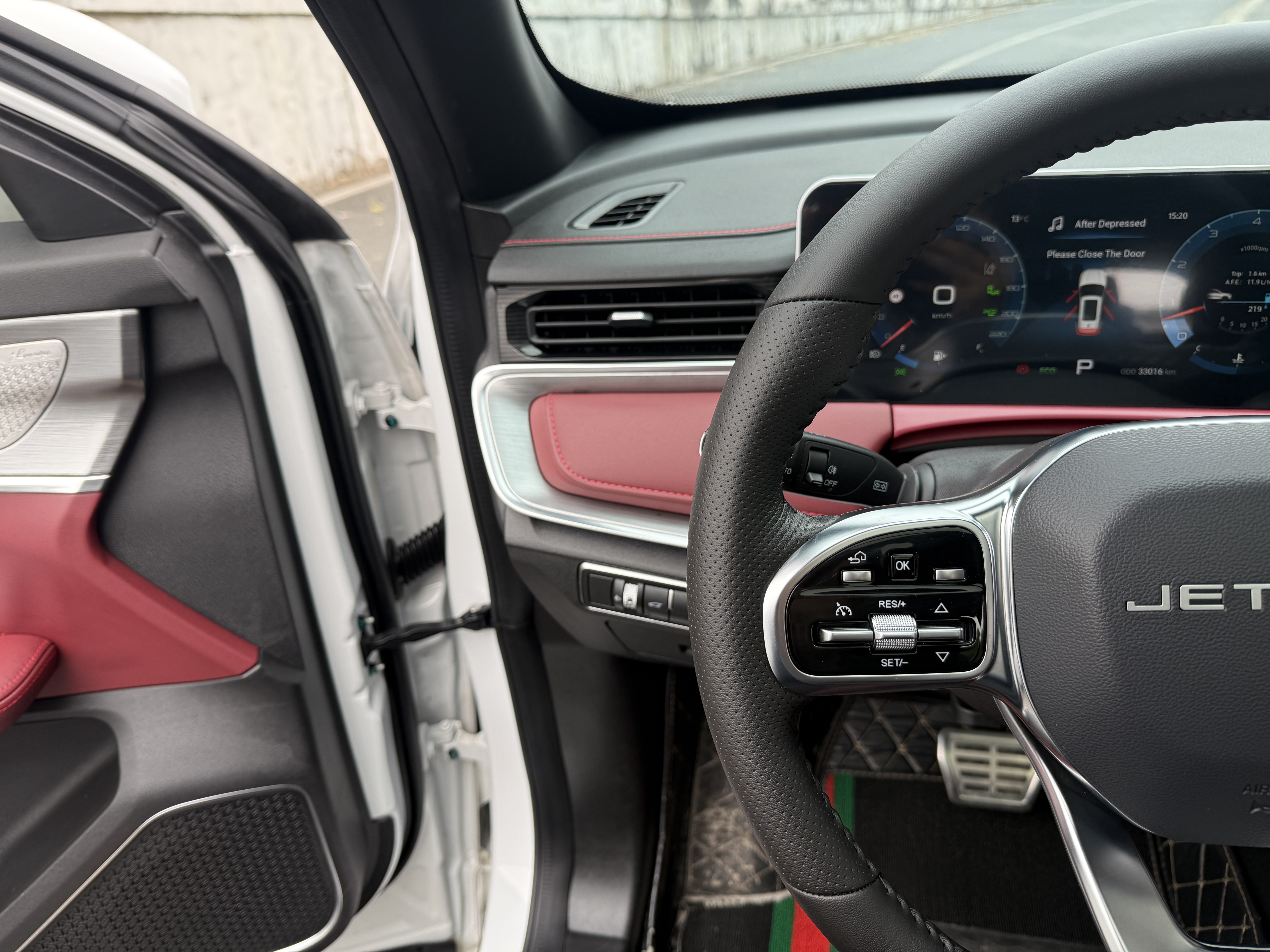 Jetour X70 PLUS 2023 car image #17