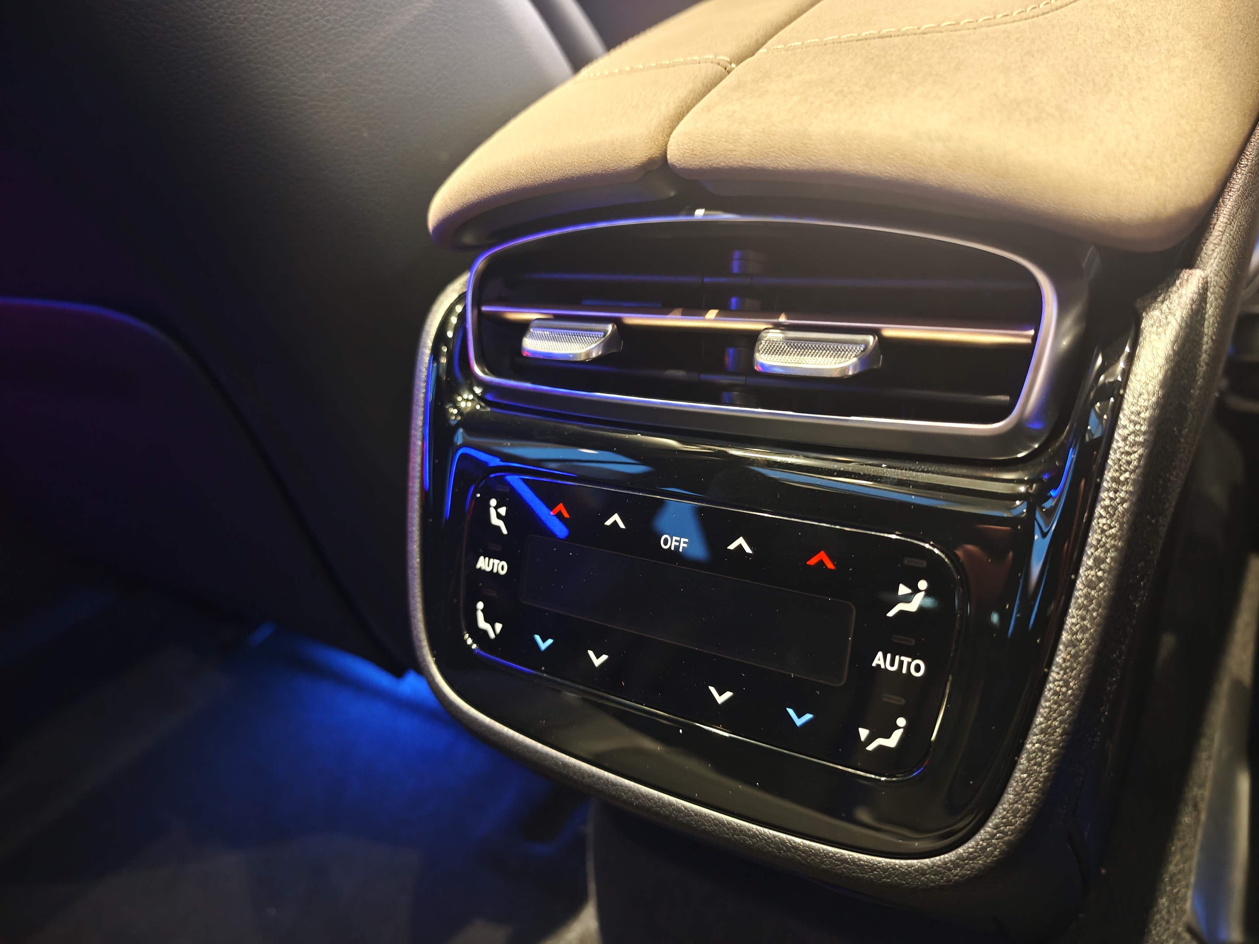 Mercedes-Benz EQS AMG 2023 imagen de coche #17