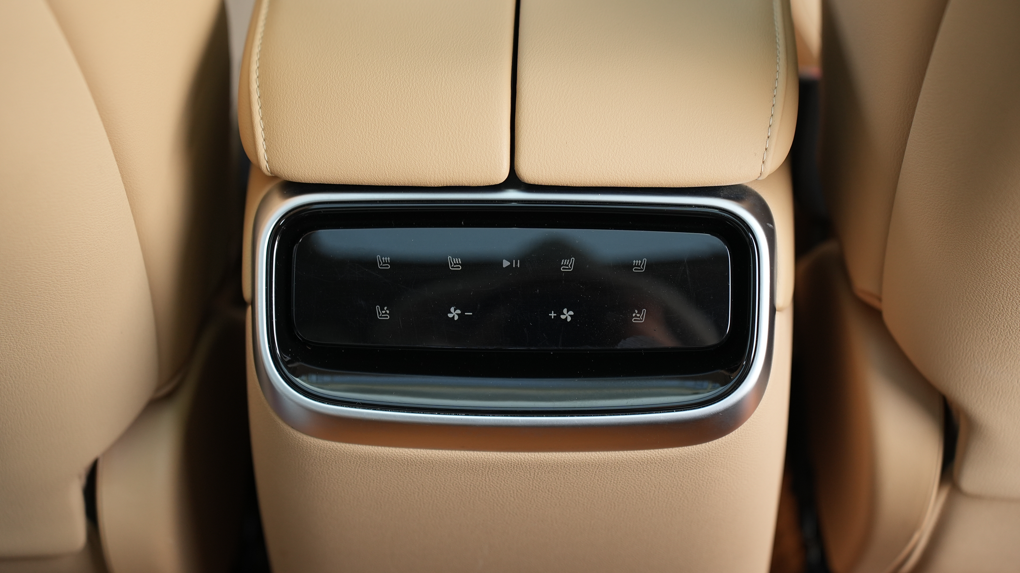 2022 car image #17