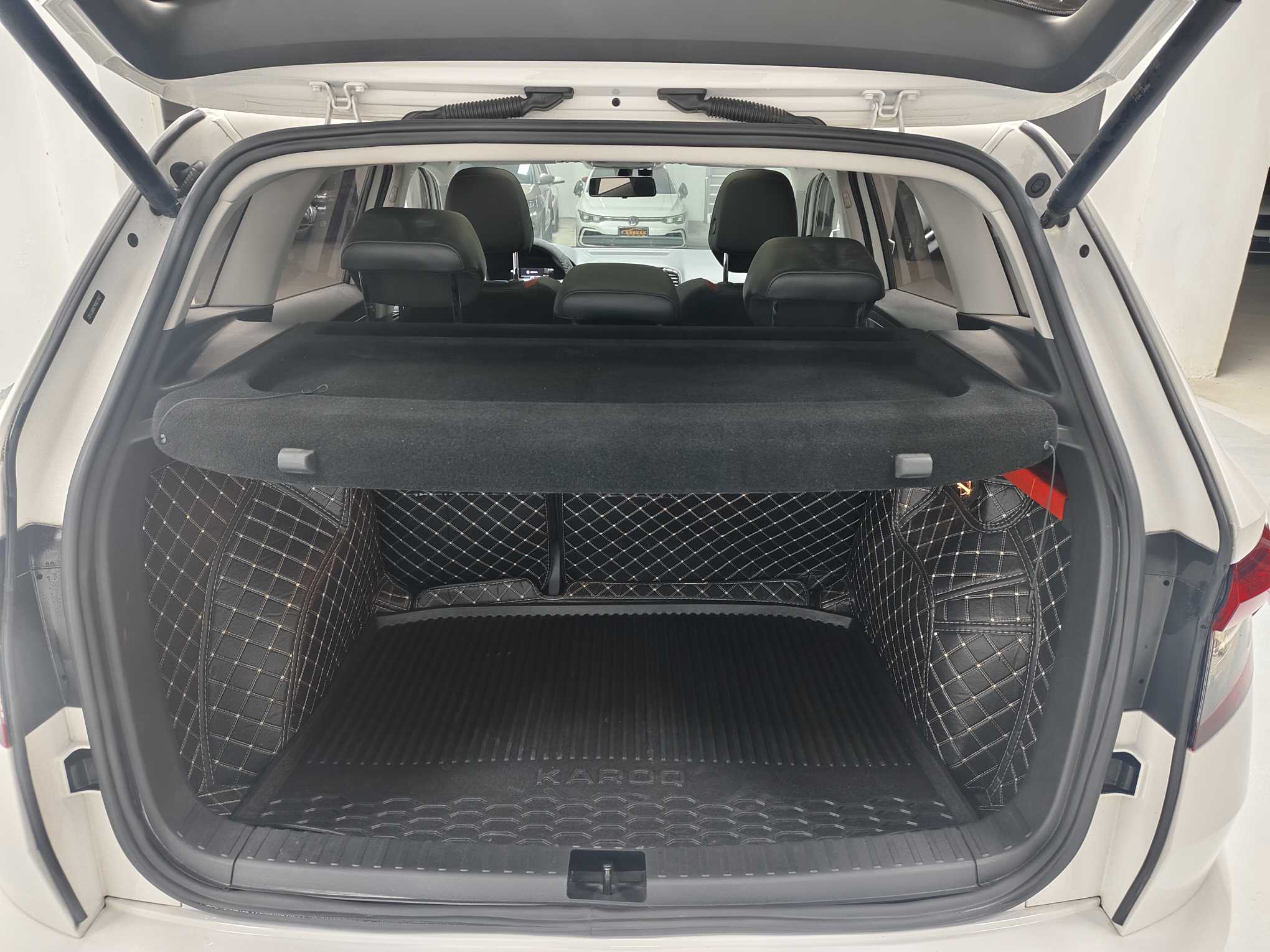 Skoda Karoq 2022 car image #17