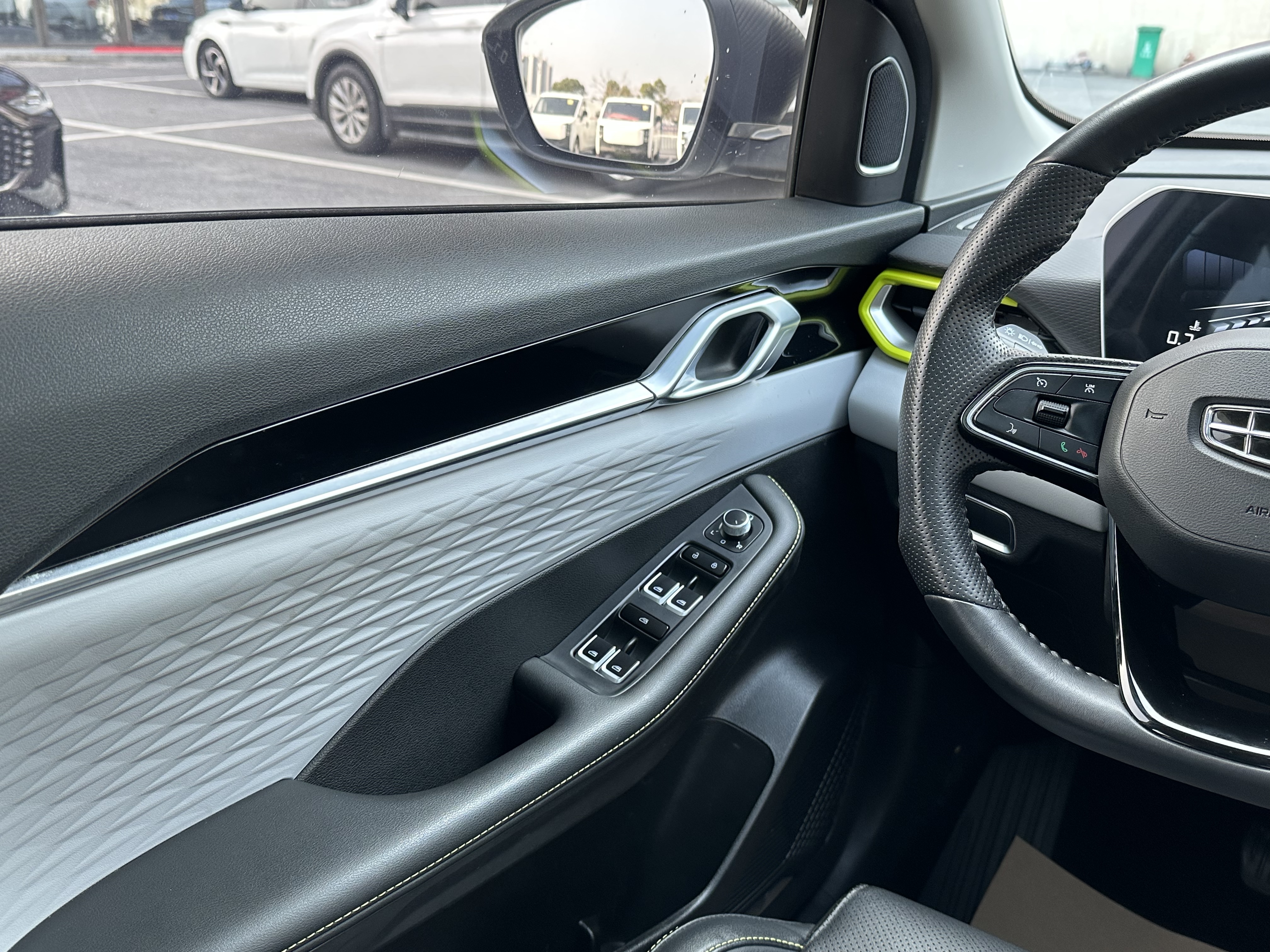 GEELY Coolray 2023 #17 GEELY Coolray 2023 car image #17