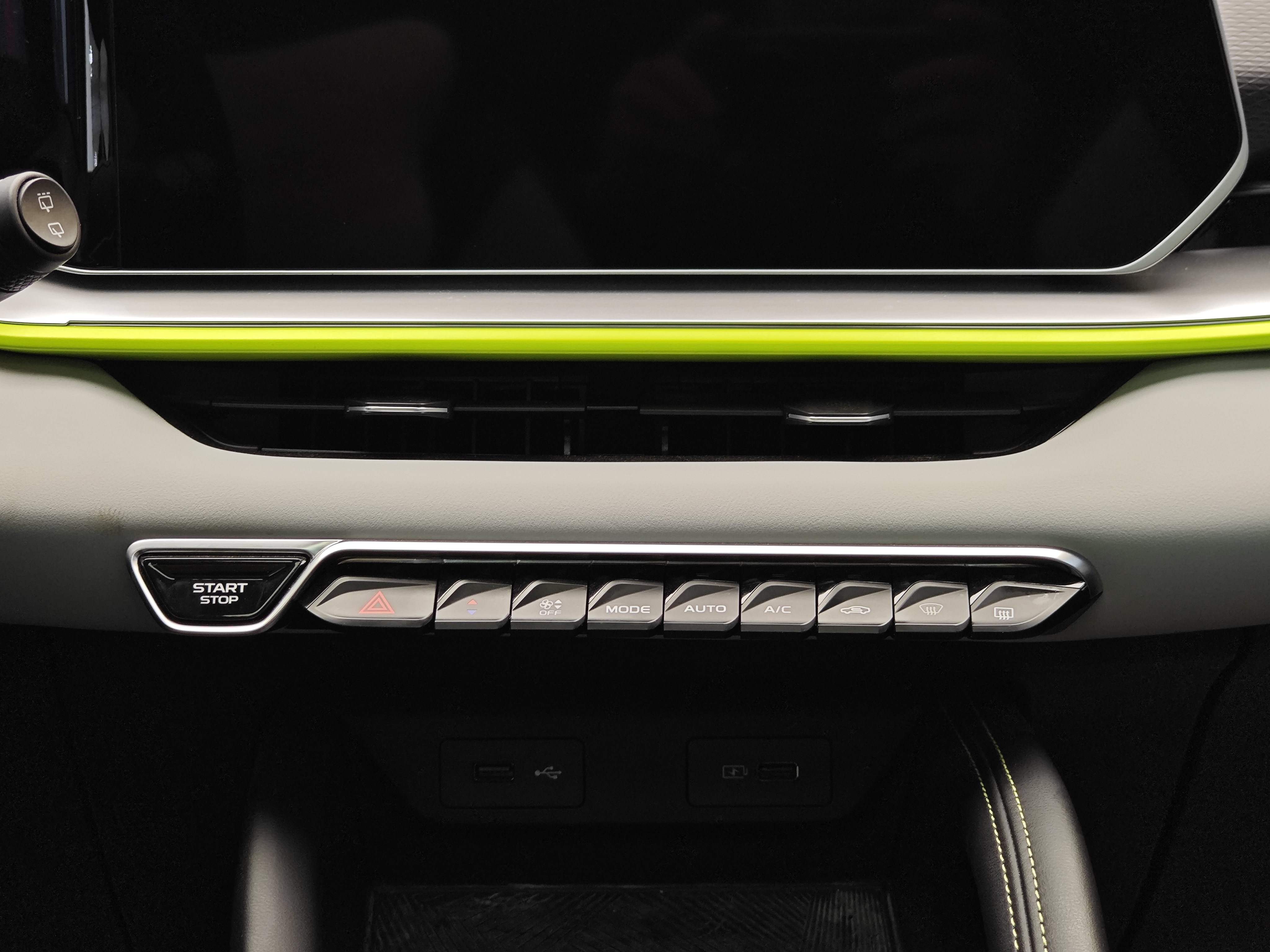 GEELY Coolray 2023 immagine di auto #17
