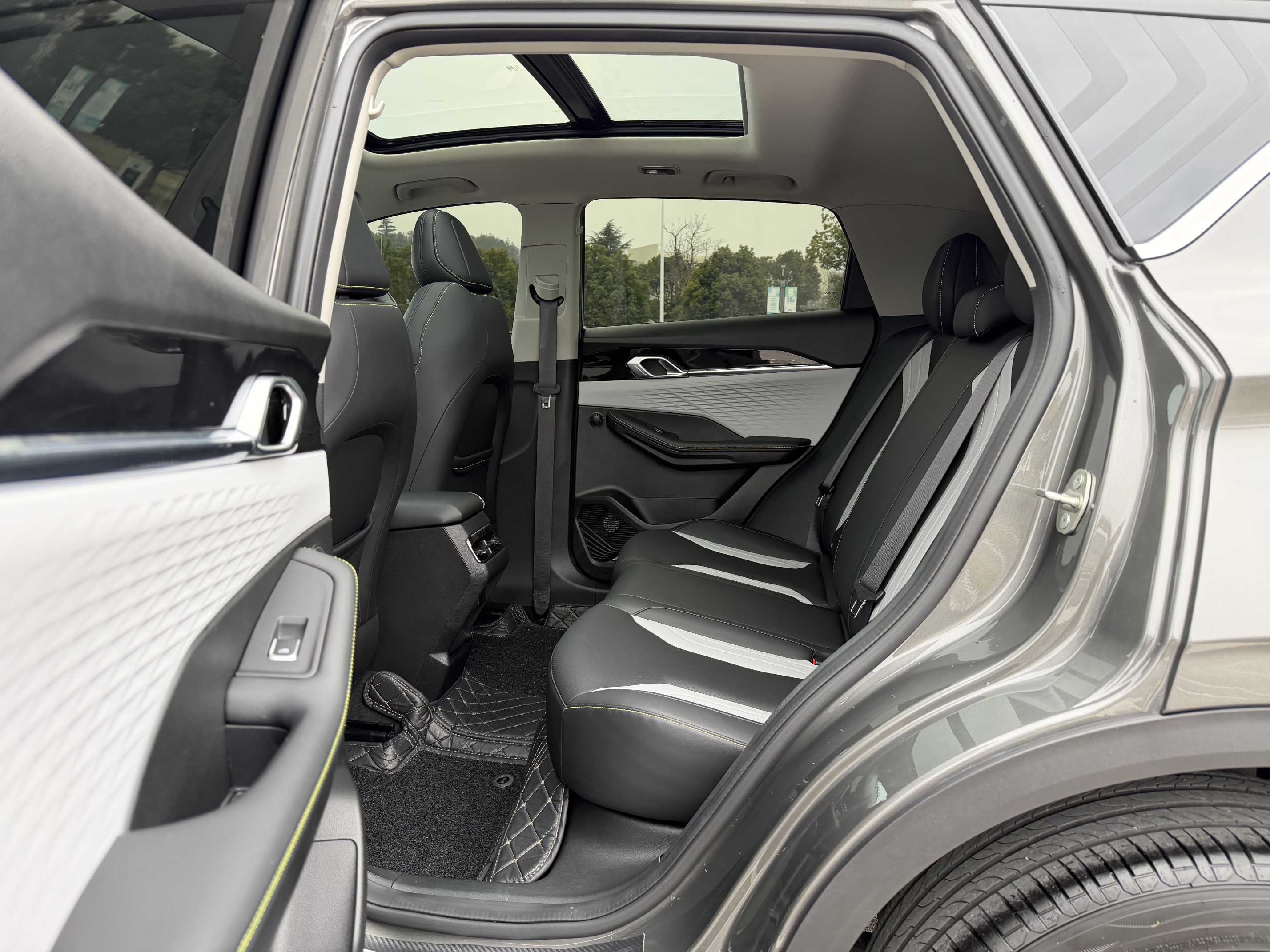 GEELY Coolray 2022 #17 GEELY Coolray 2022 car image #17