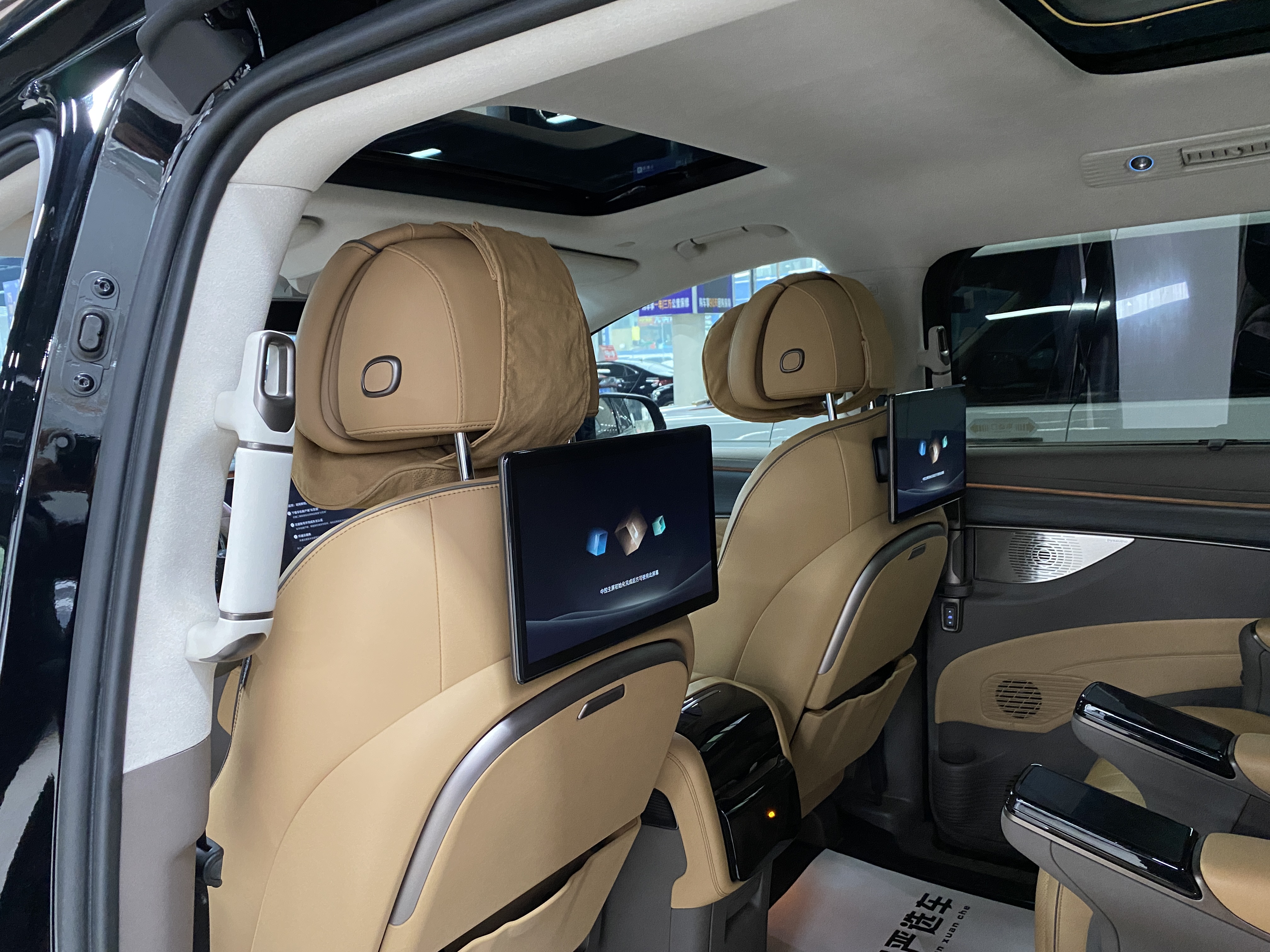 Denza D9 2023 изображение автомобиля #17