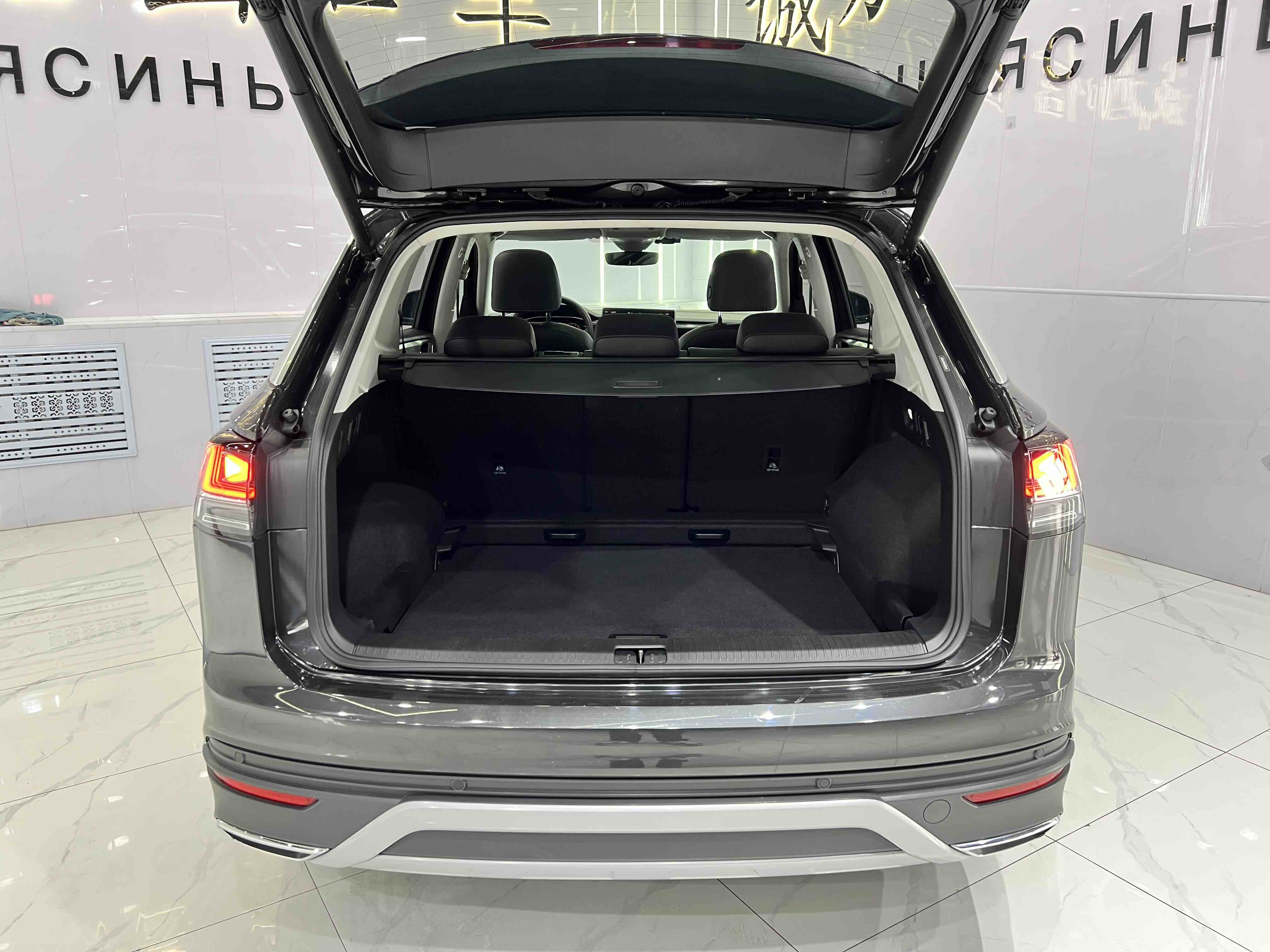 Volkswagen Tayron 2023 immagine di auto #17