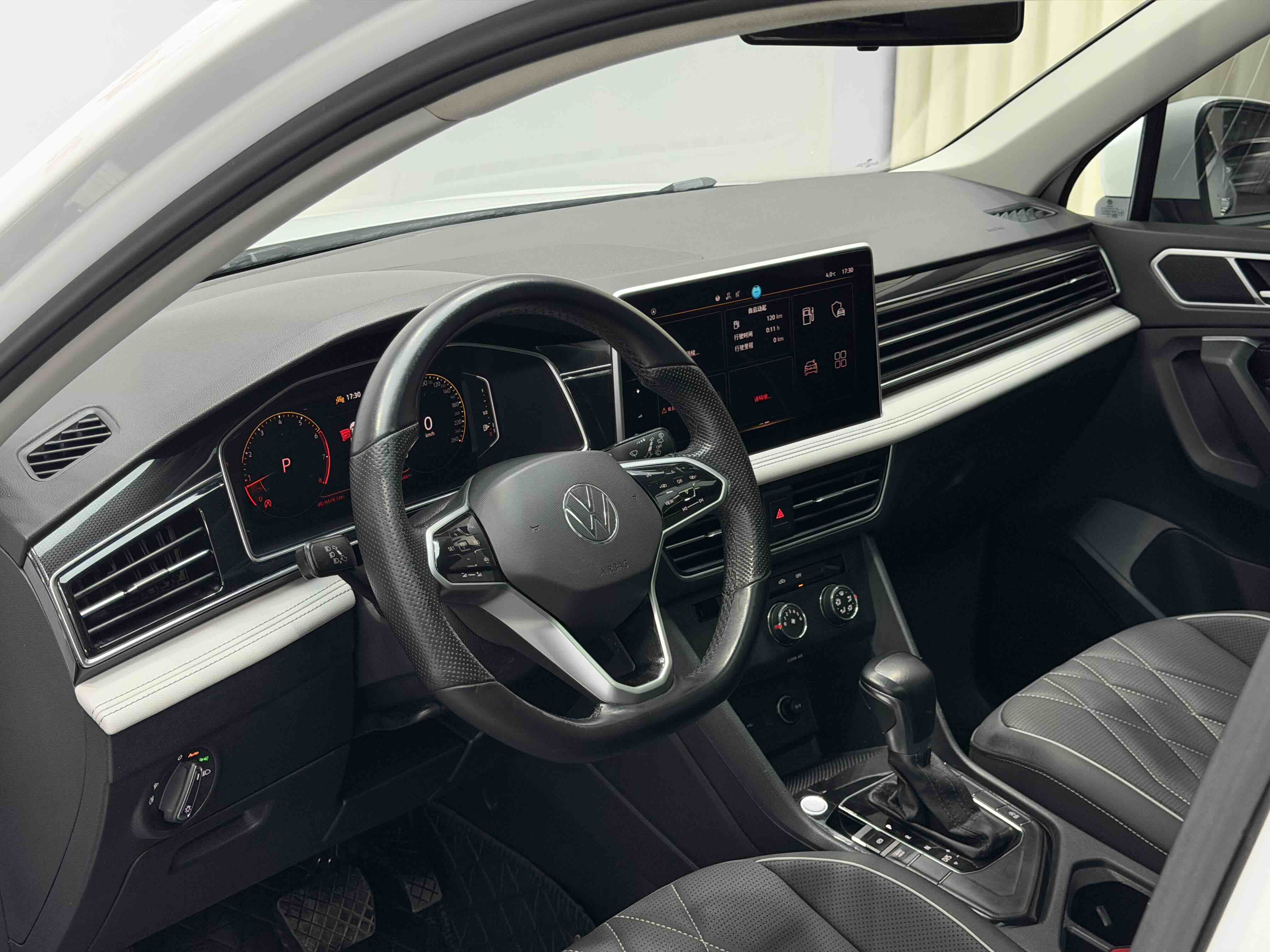 Volkswagen Tiguan L 2023 #17 Volkswagen Tiguan L 2023 car image #17