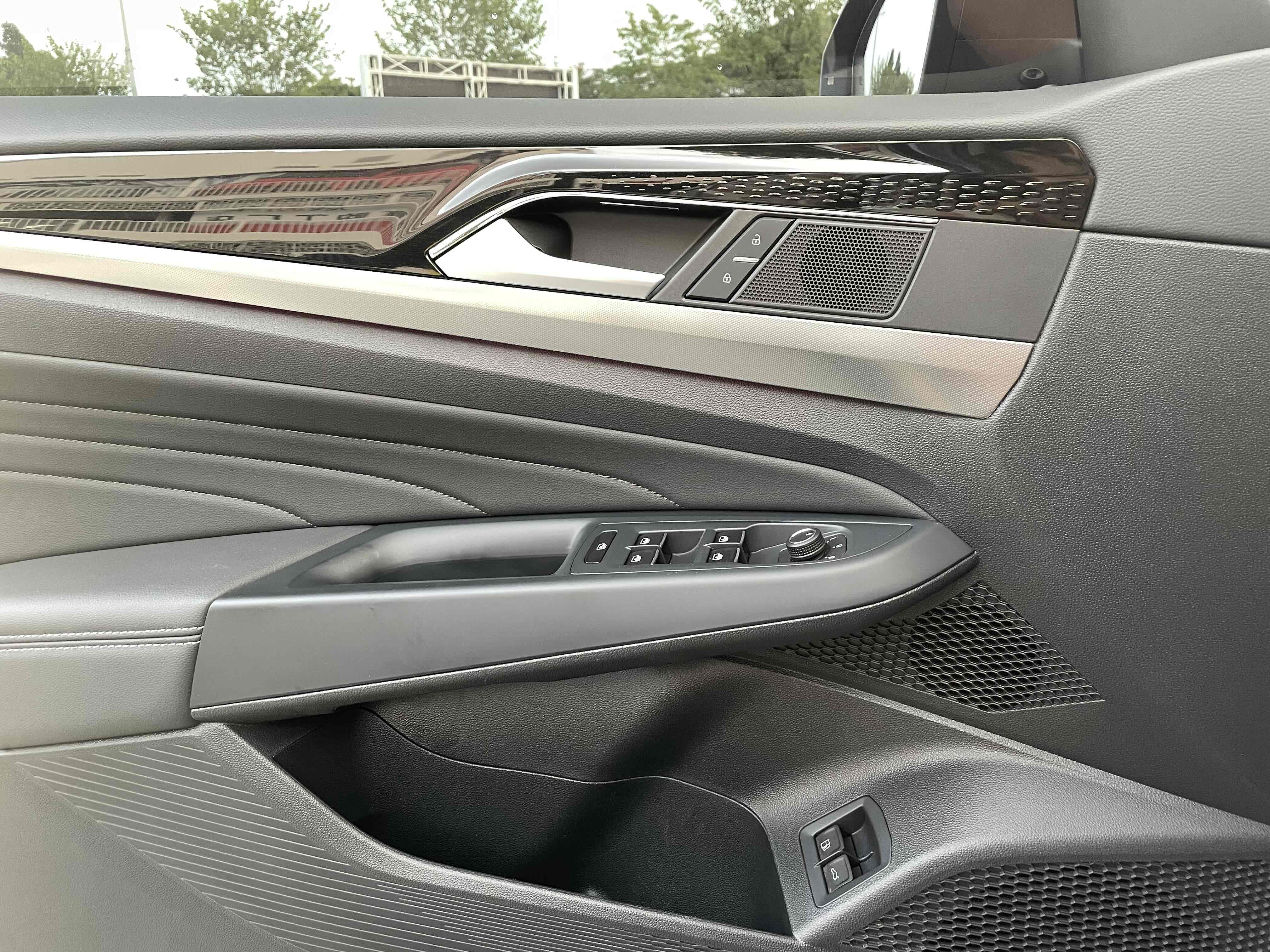 Volkswagen Passat New Energy 2023 immagine di auto #17