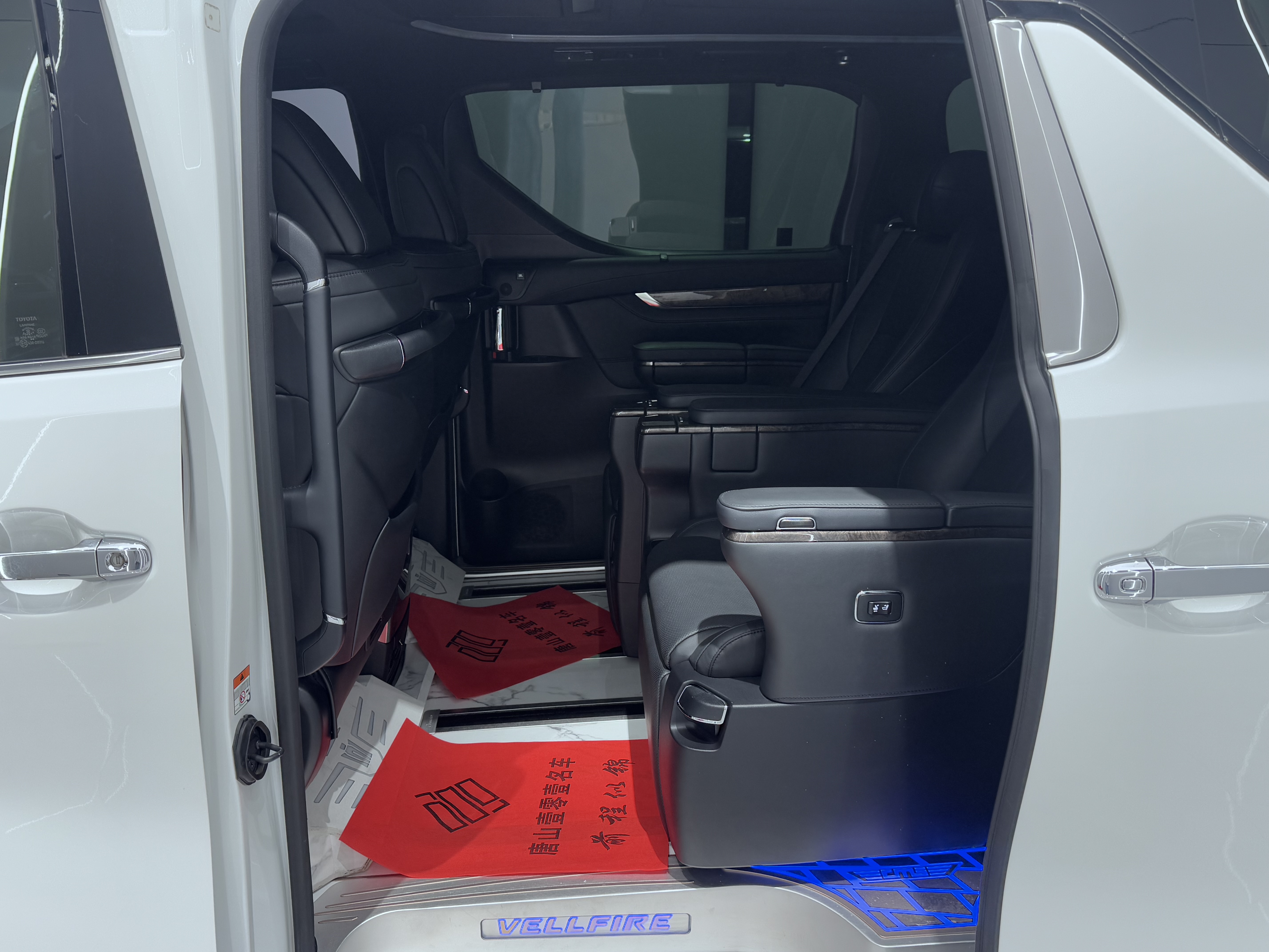 Toyota Vellfire 2023 immagine di auto #17