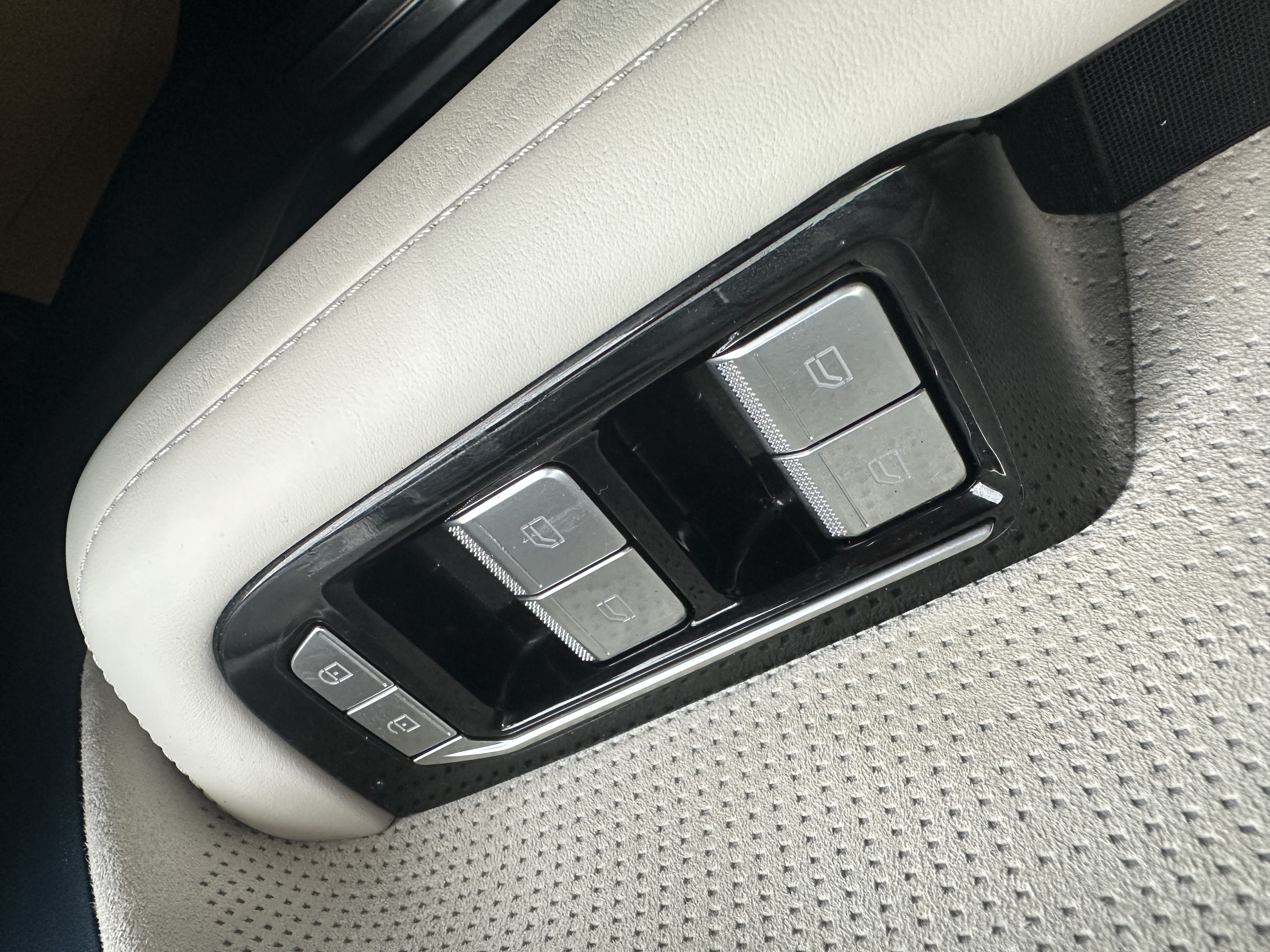 极氪 极氪009 2023 汽车图片 #17