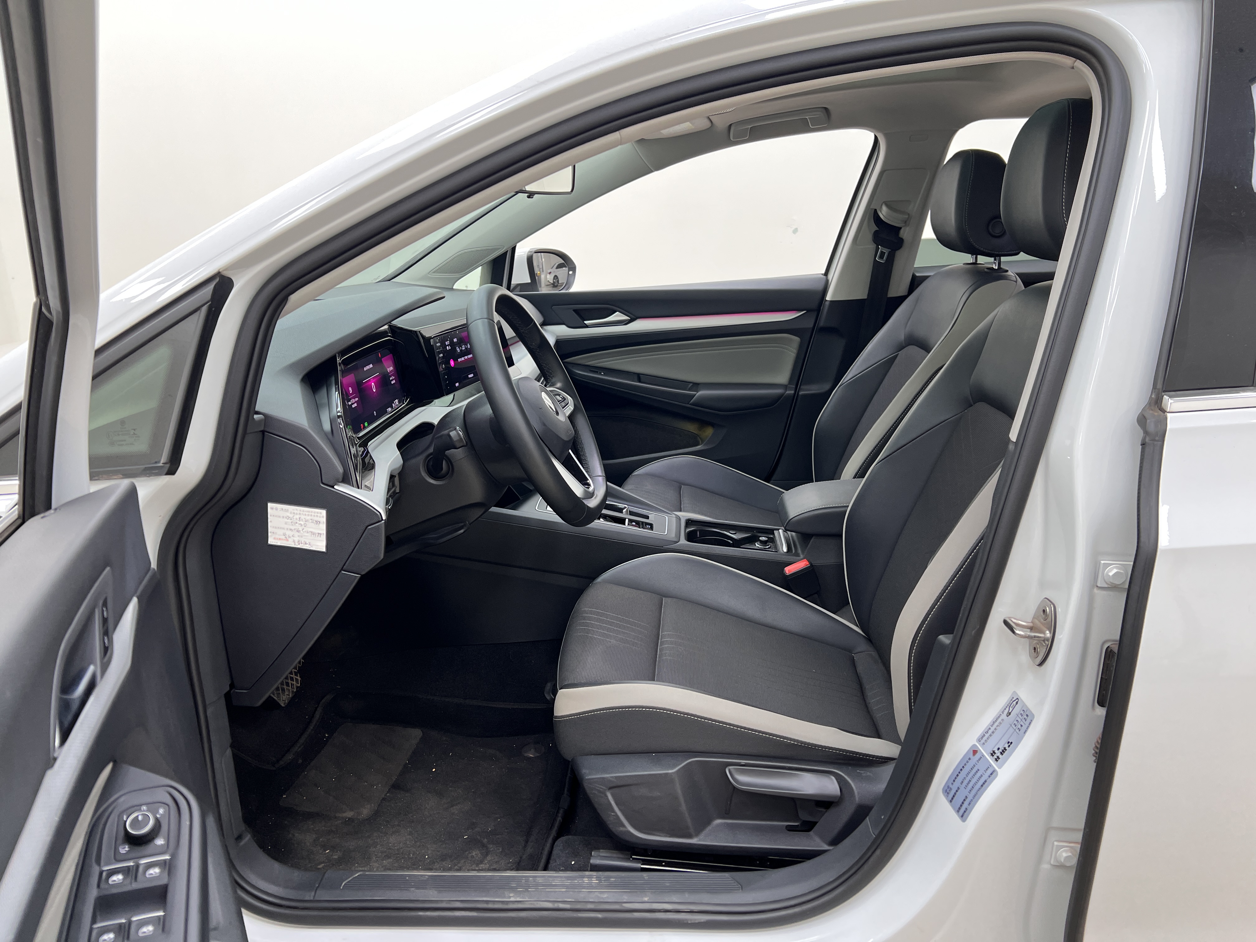Volkswagen Golf 2023 #17 Volkswagen Golf 2023 car image #17