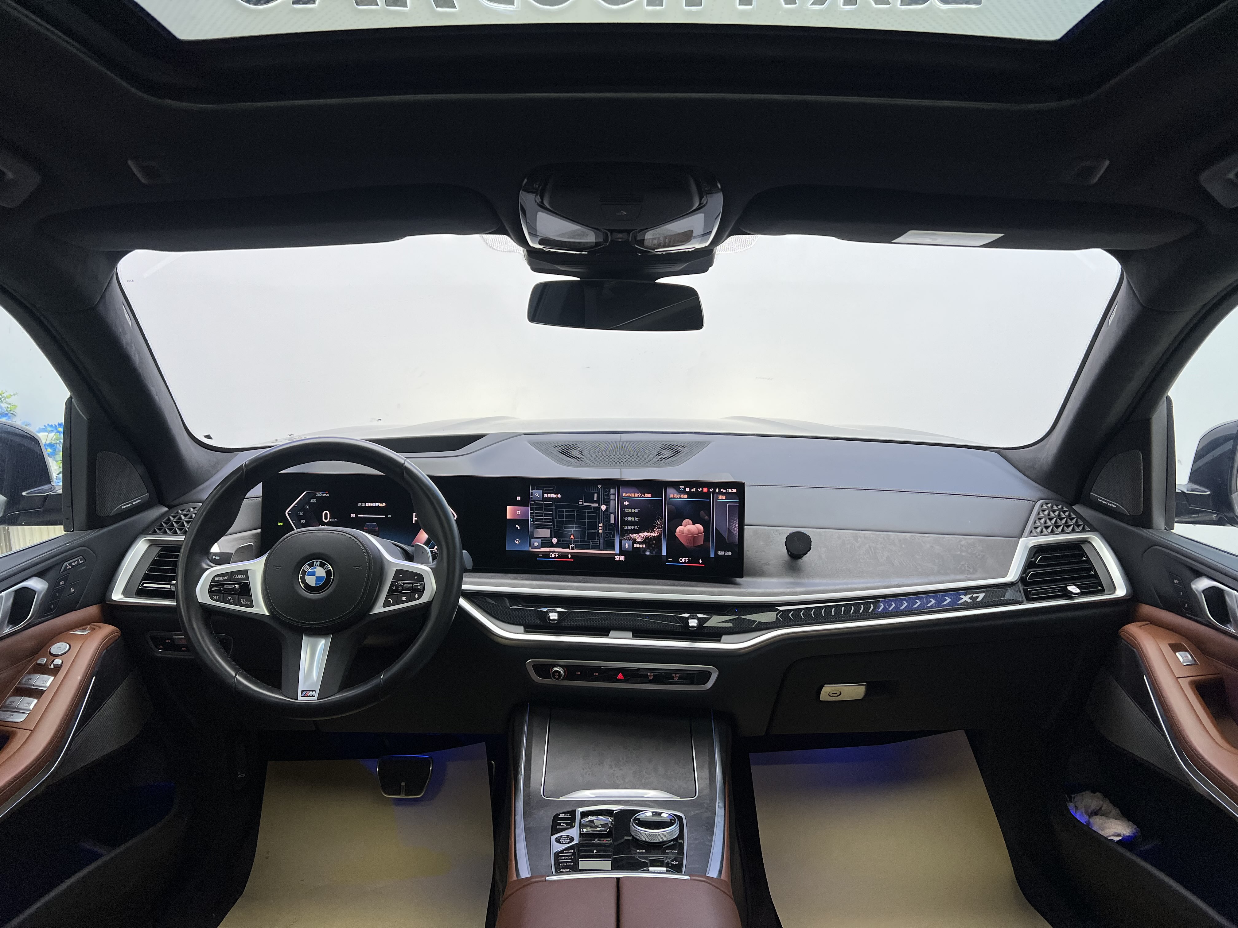 BMW X7 M60i 2023 immagine di auto #17