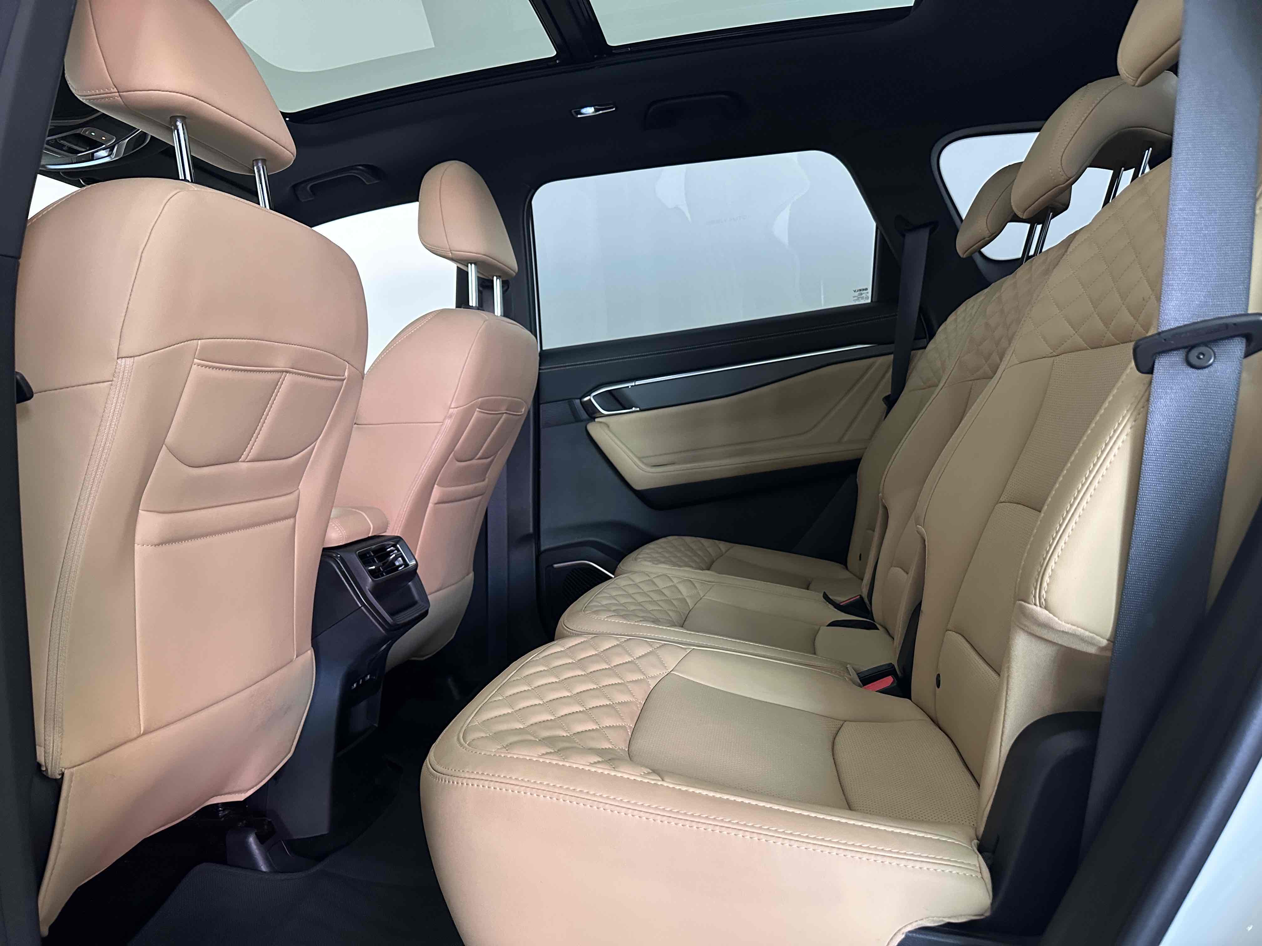 GEELY Okavango L 2023 car image #17