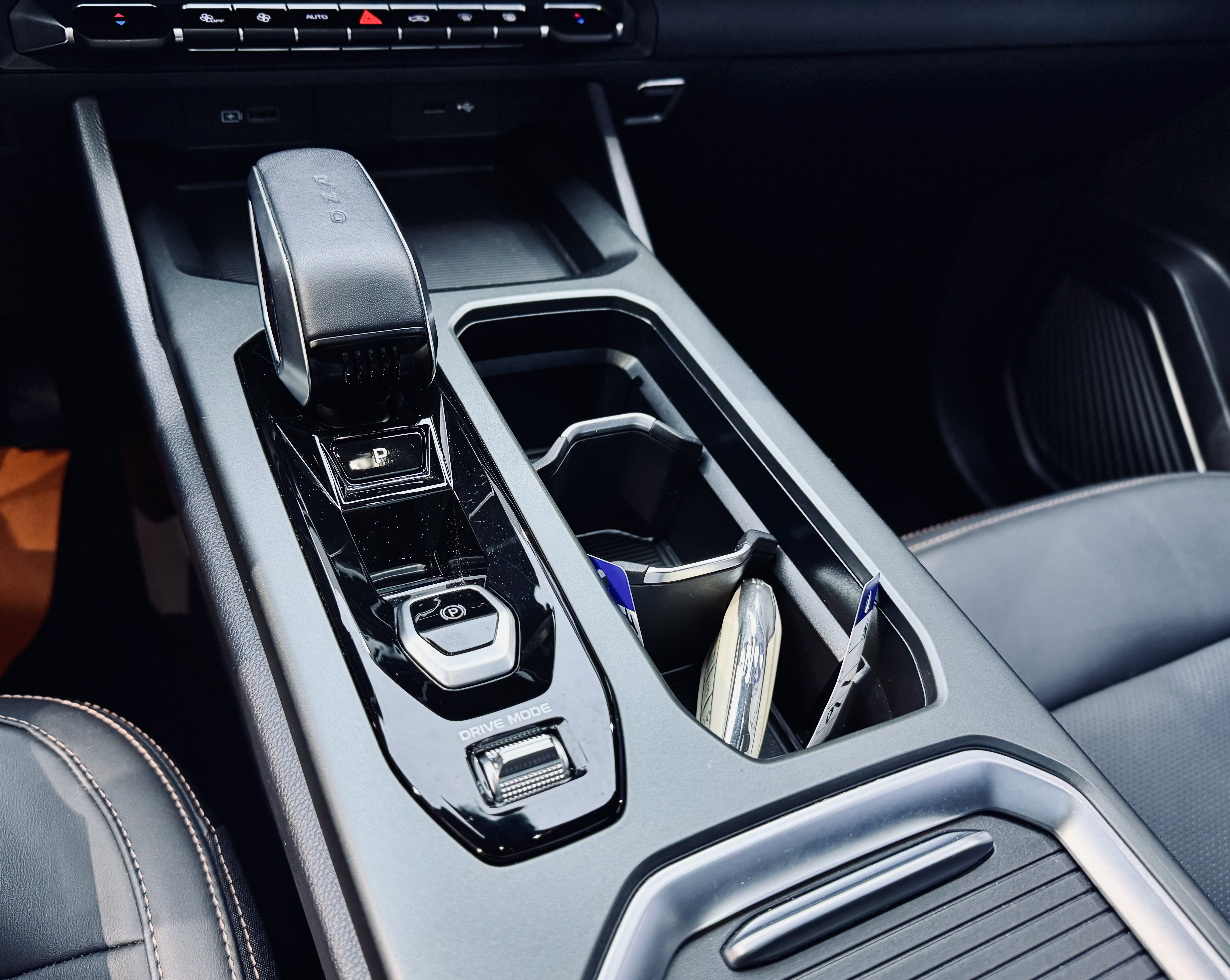 GEELY Okavango L 2023 car image #17