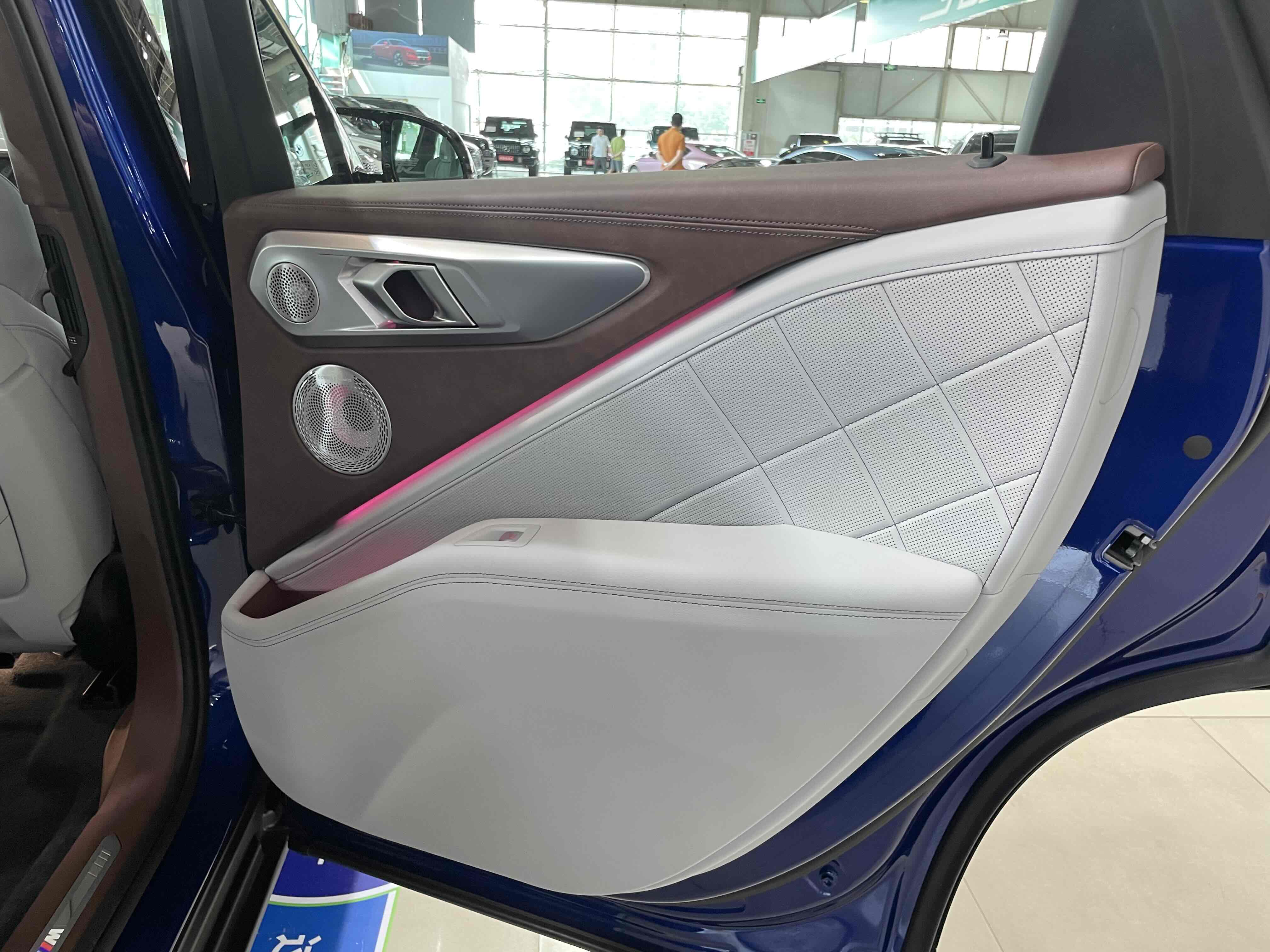 BMW XM 2024 car image #17