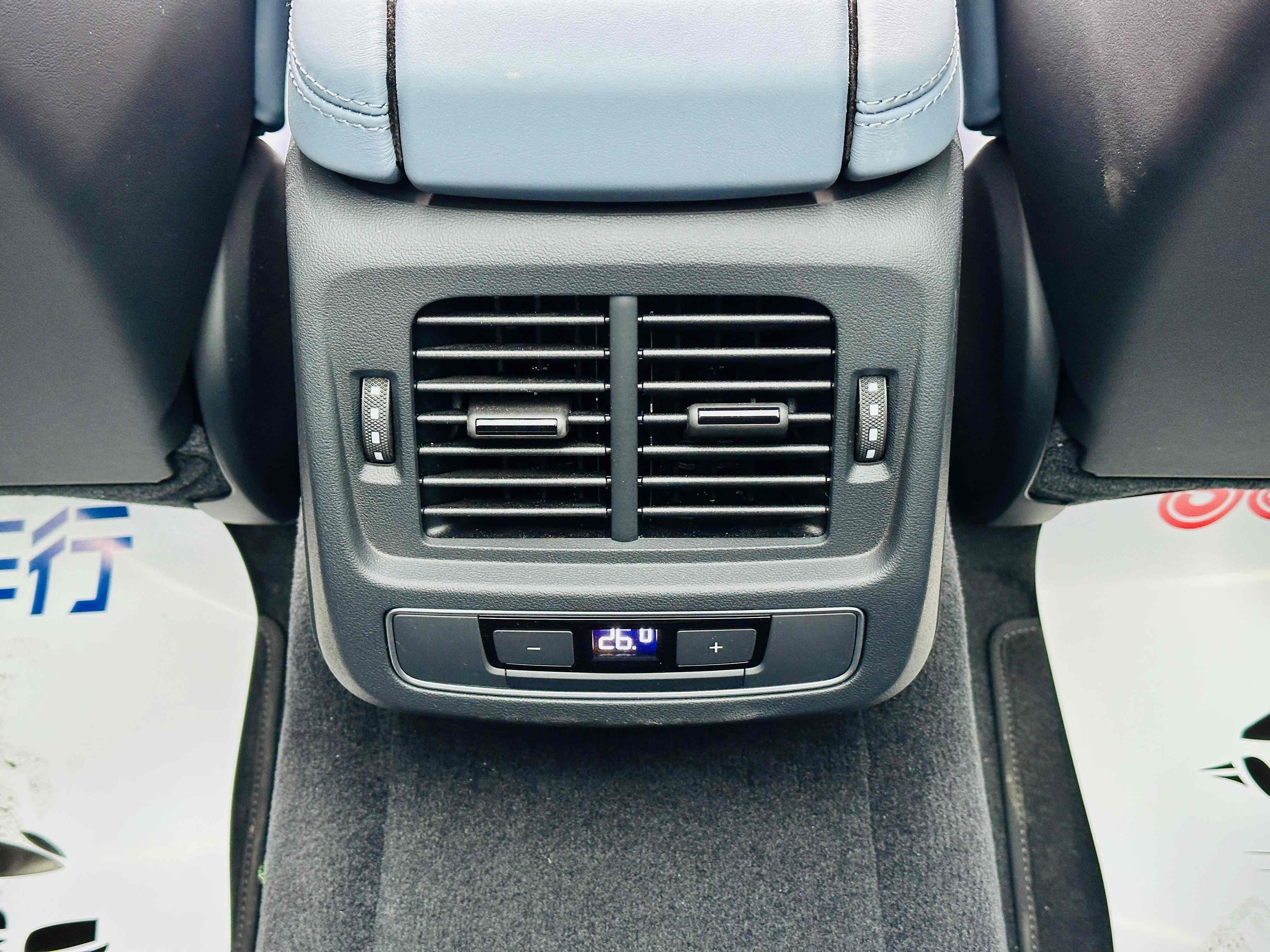 Audi RS e-tron GT 2024 car image #17