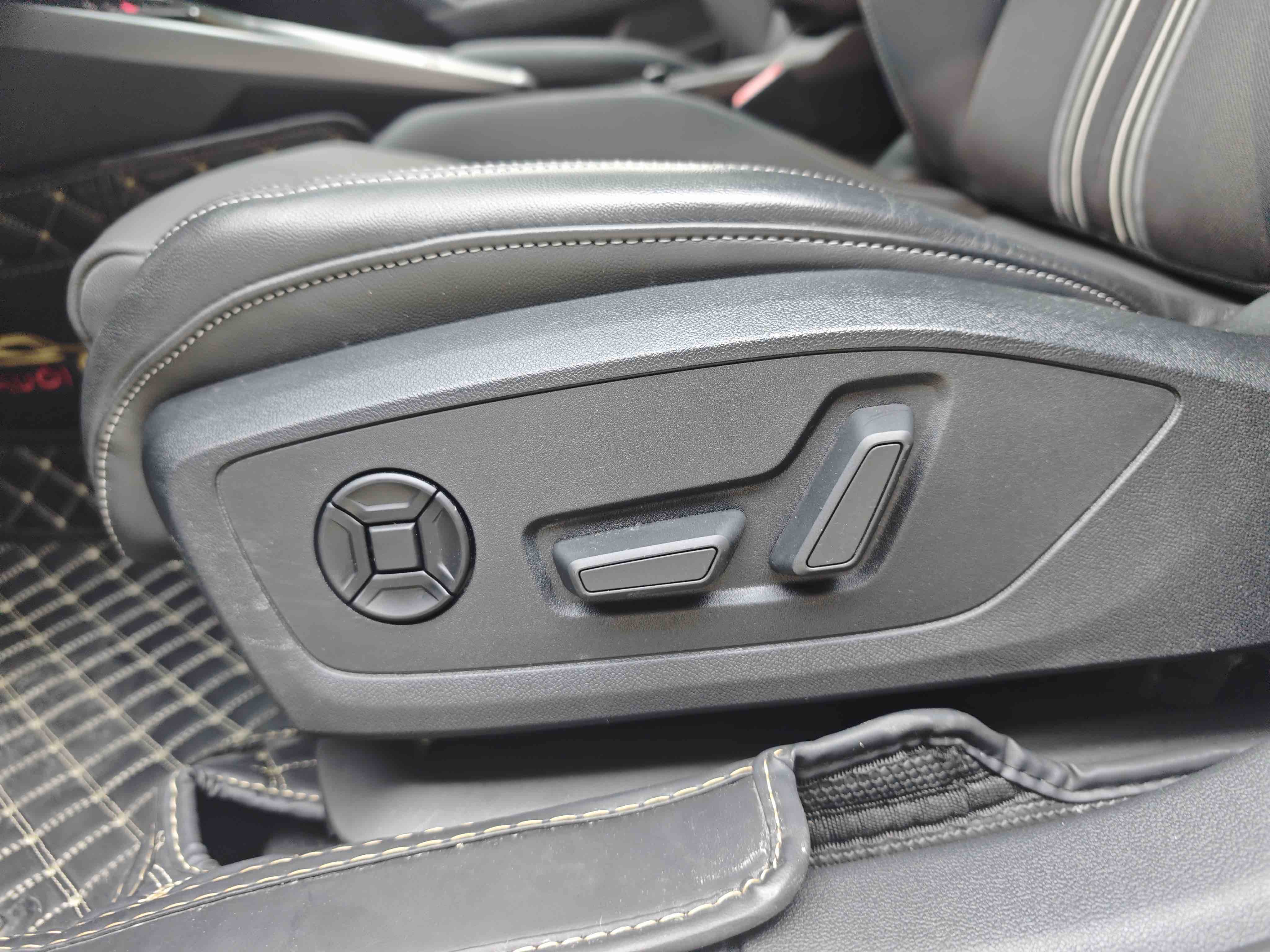 Audi A3 2023 car image #17