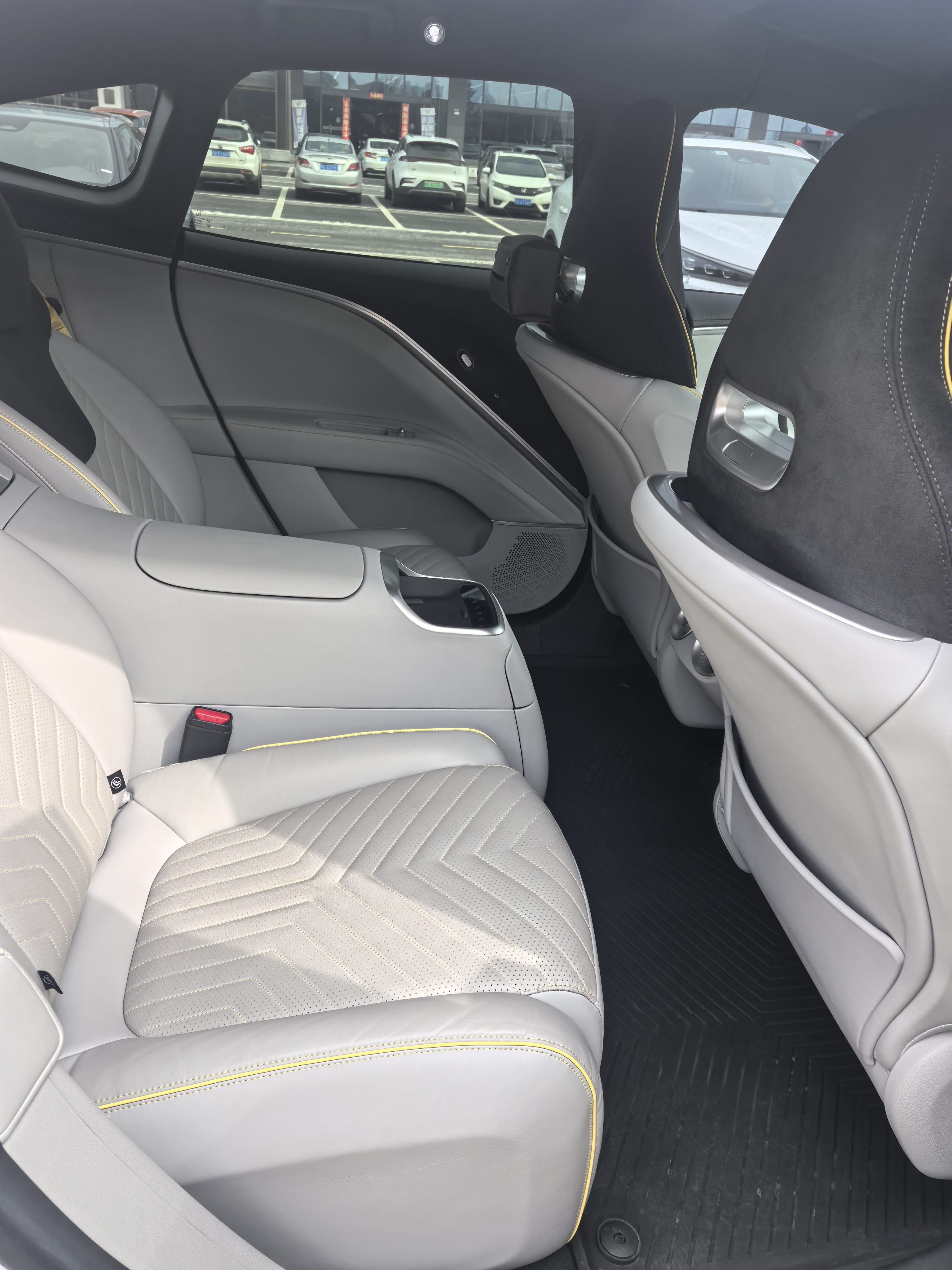 Avatr 11 2023 imagen de coche #17