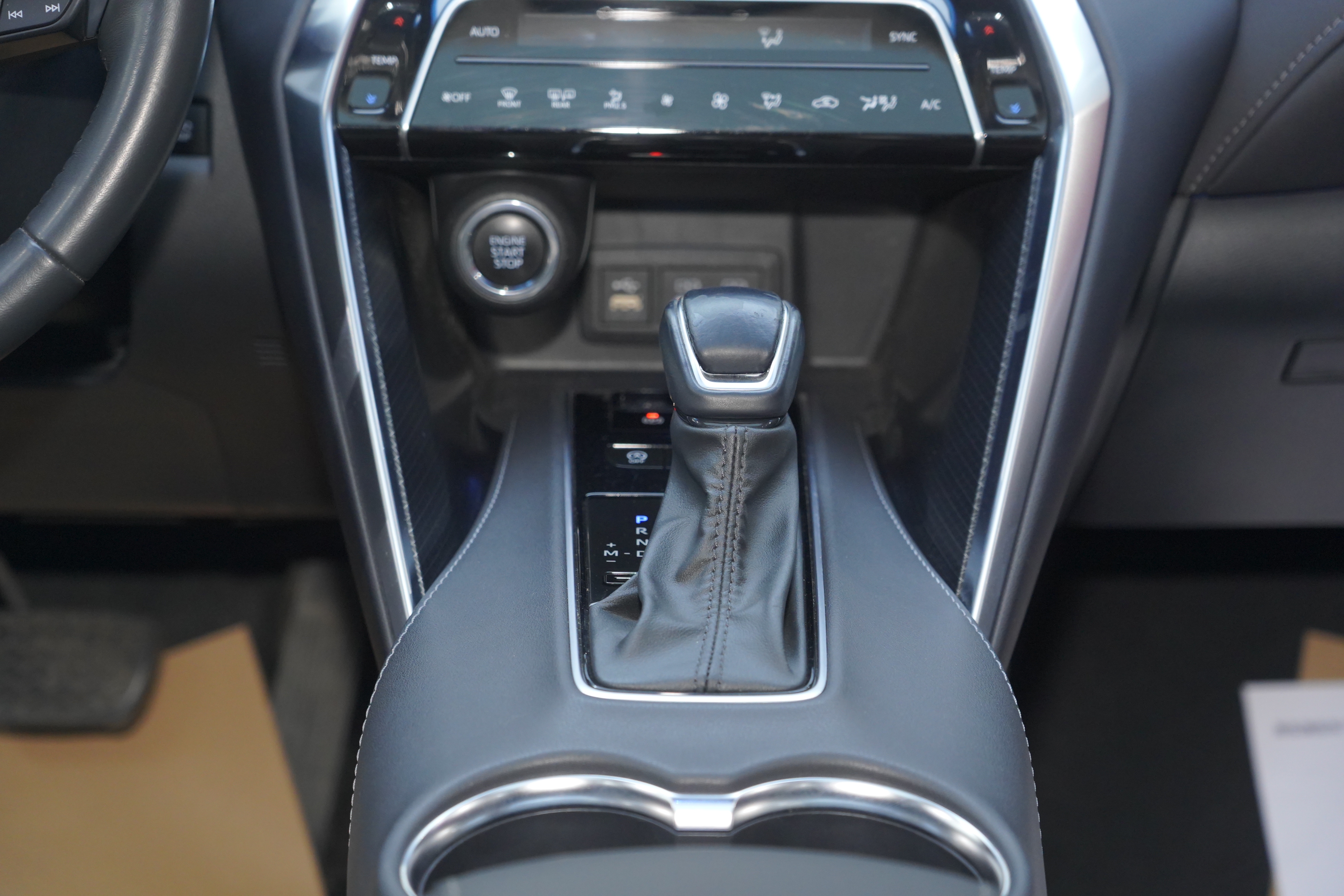 Toyota Venza 2023 car image #17