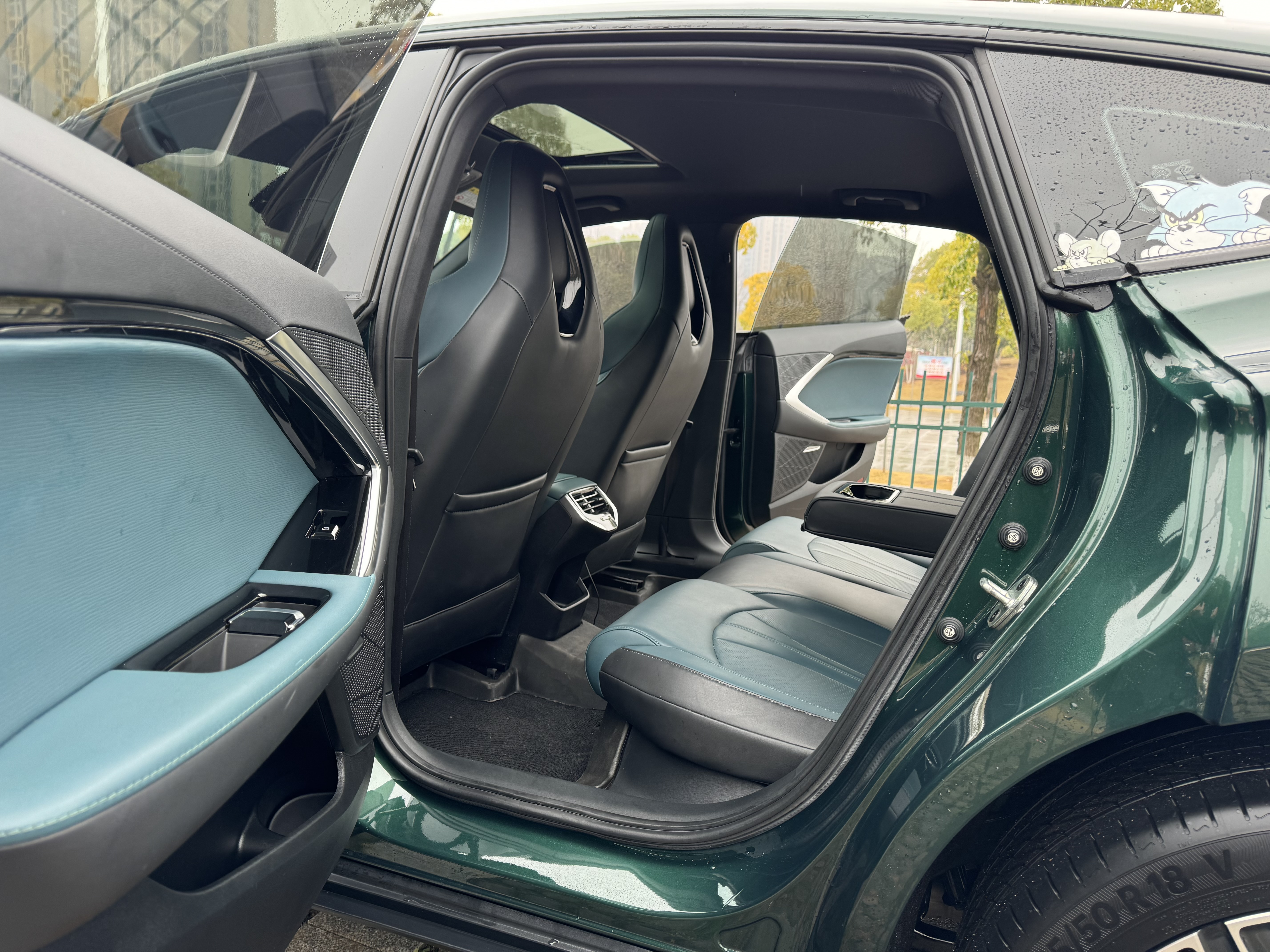 MG 7 2023 car image #17