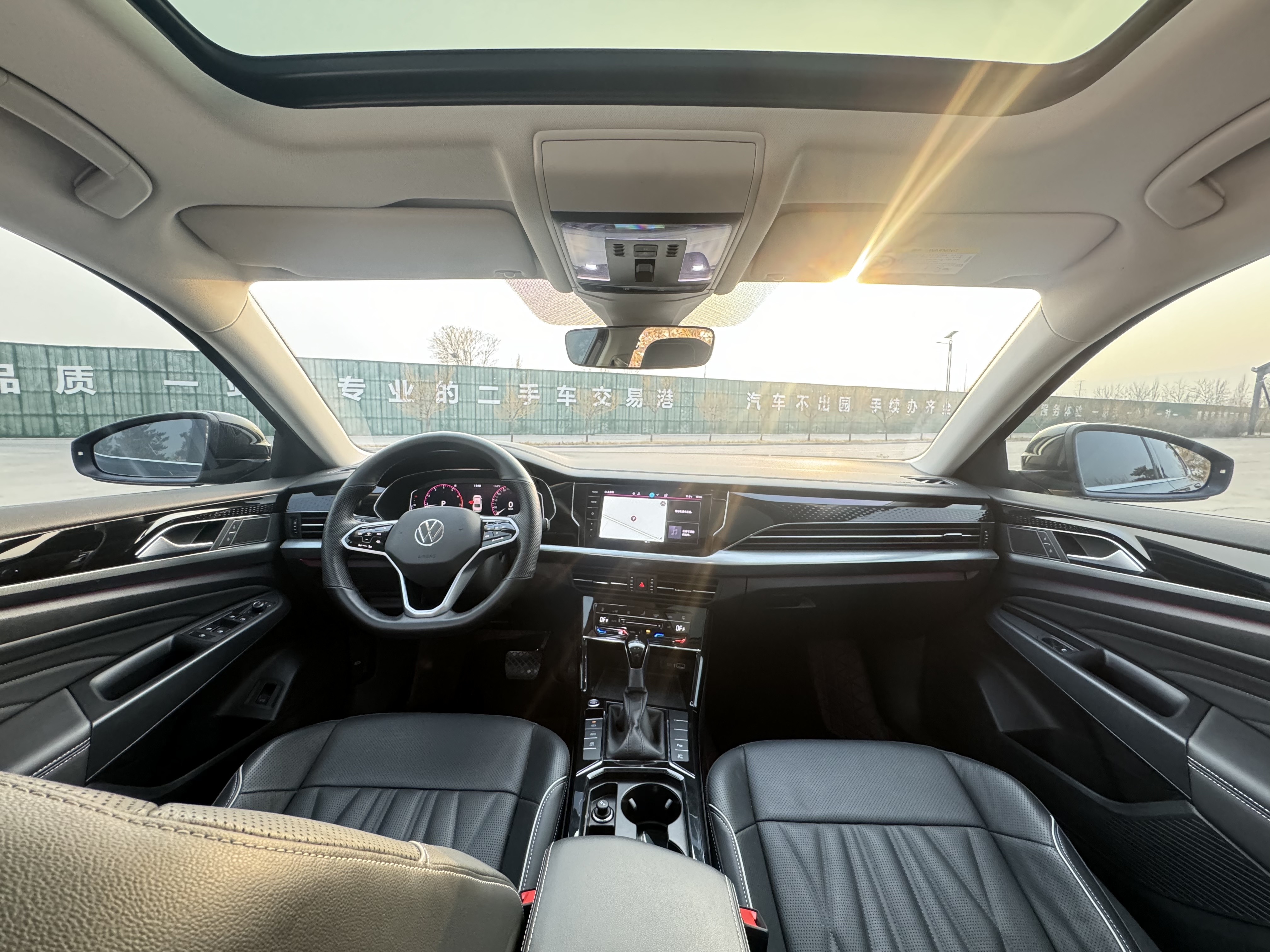 Volkswagen Passat 2023 immagine di auto #17