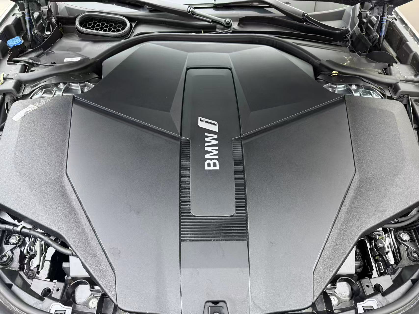 BMW i7 2025 immagine di auto #17