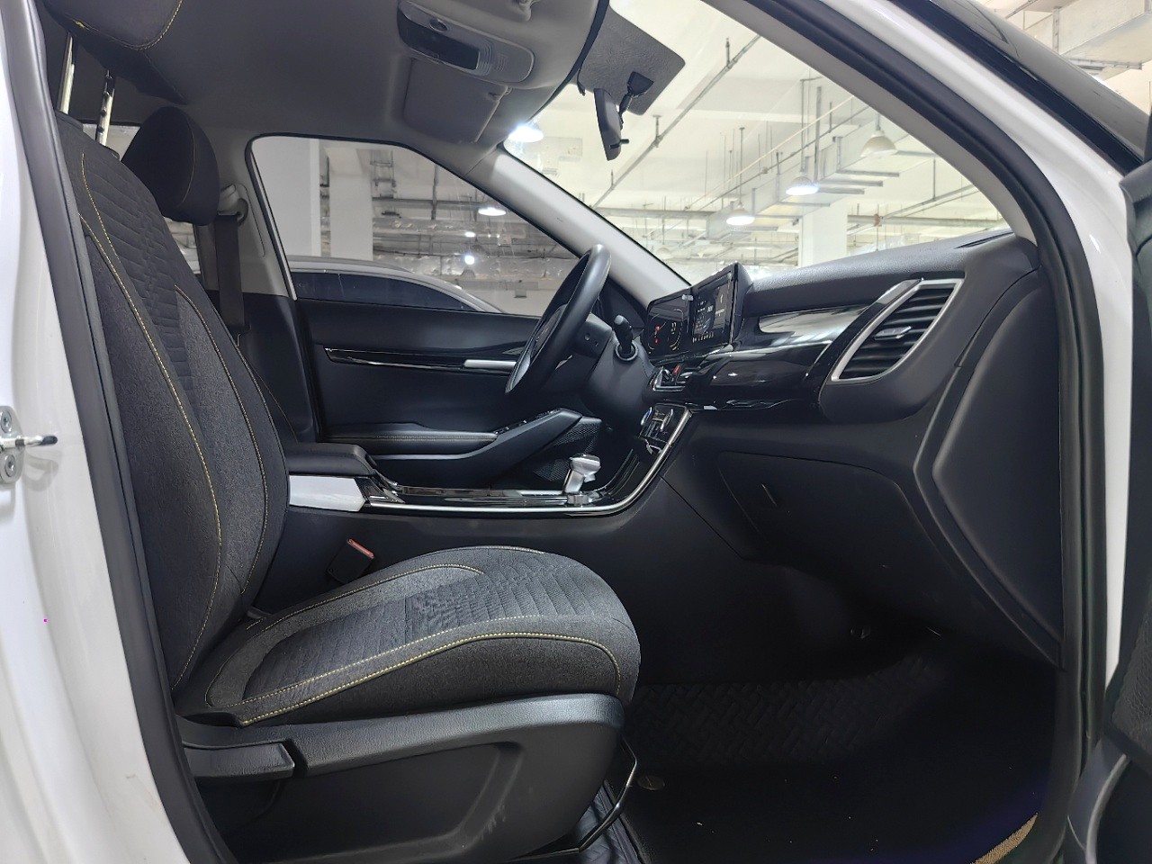 起亚 赛图斯 2023 汽车图片 #17