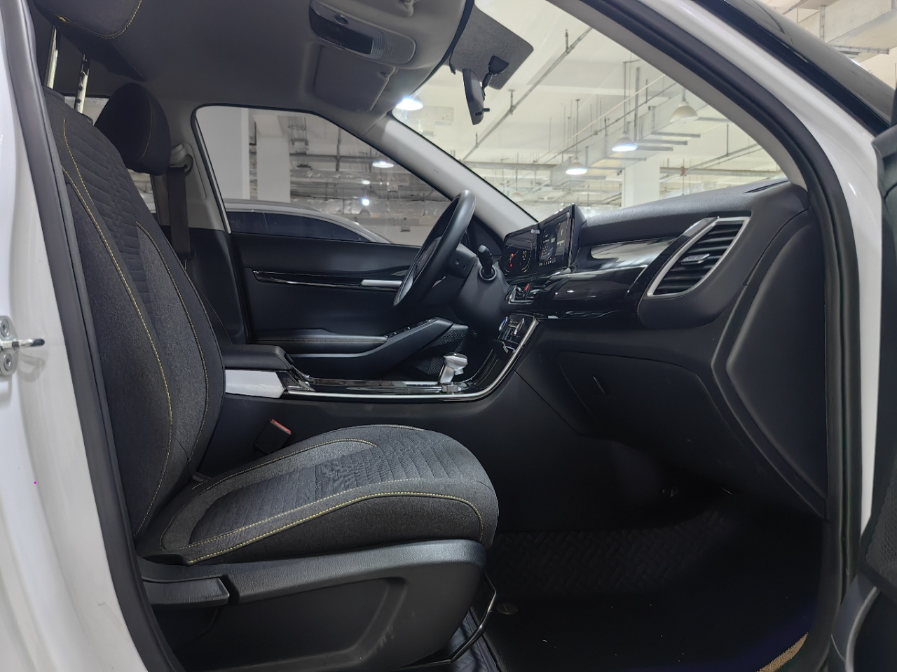 Kia Seltos 2023 imagen de coche #17