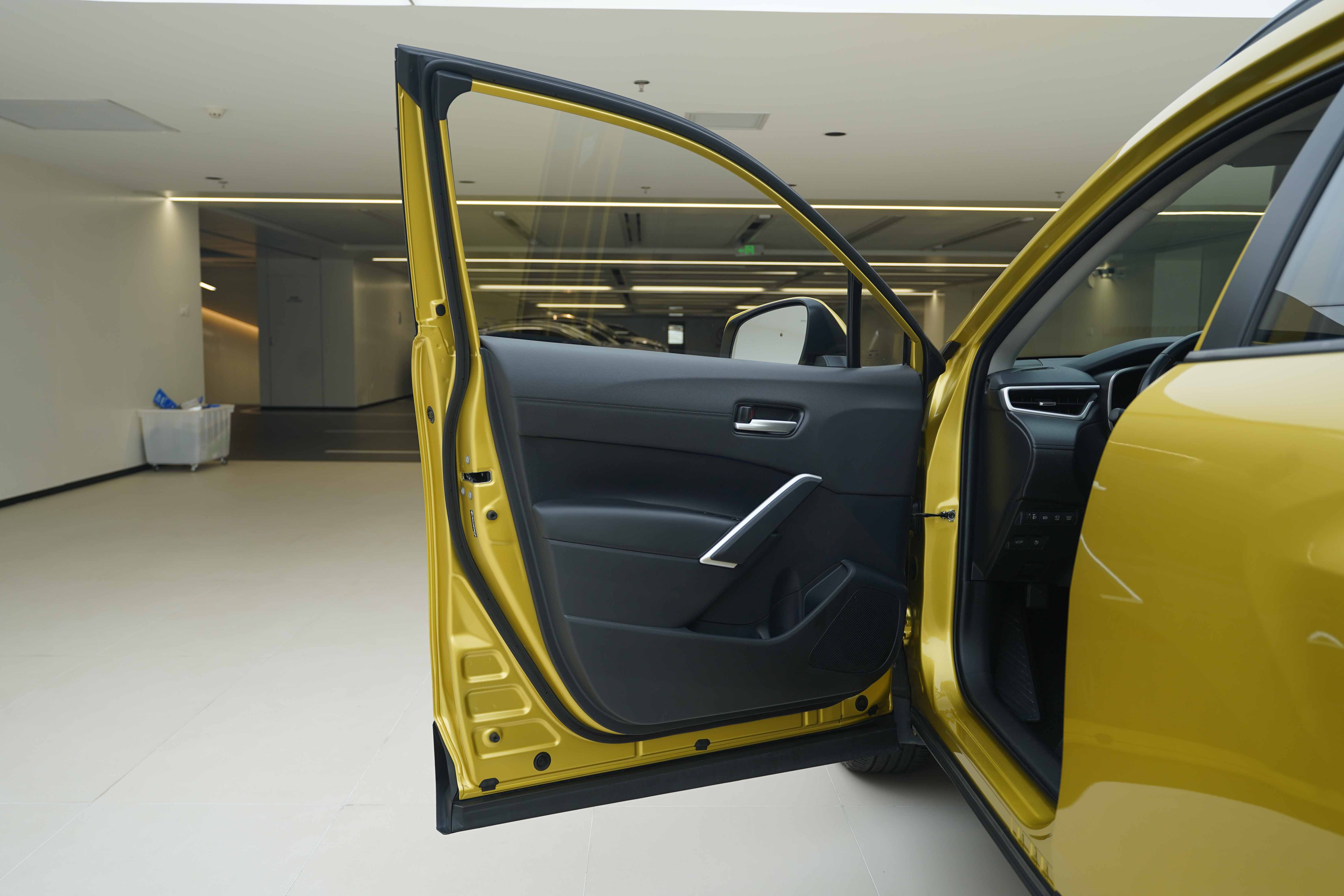 Toyota Frontlander 2023 car image #17