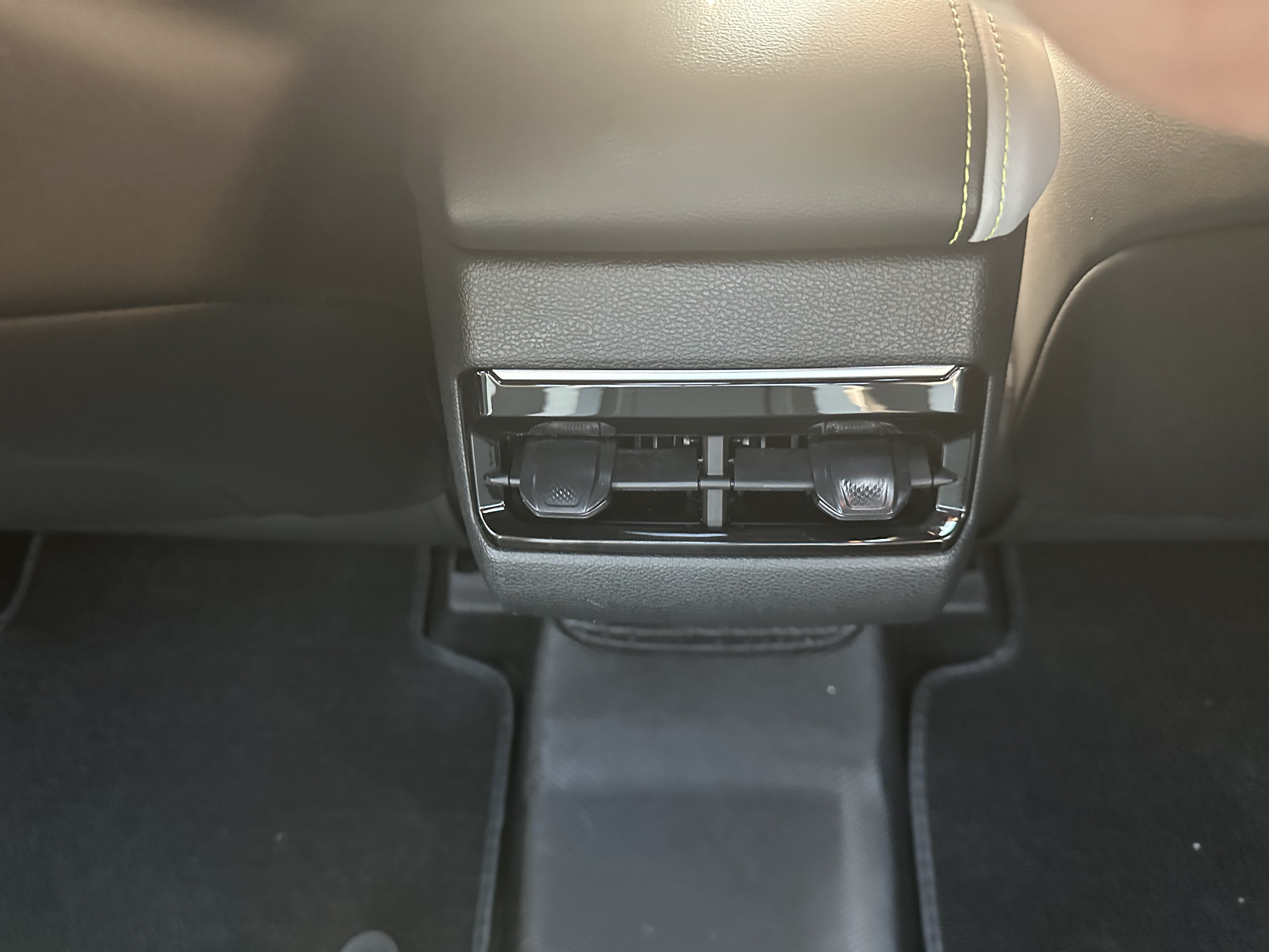 Coolray 2024 car image #17