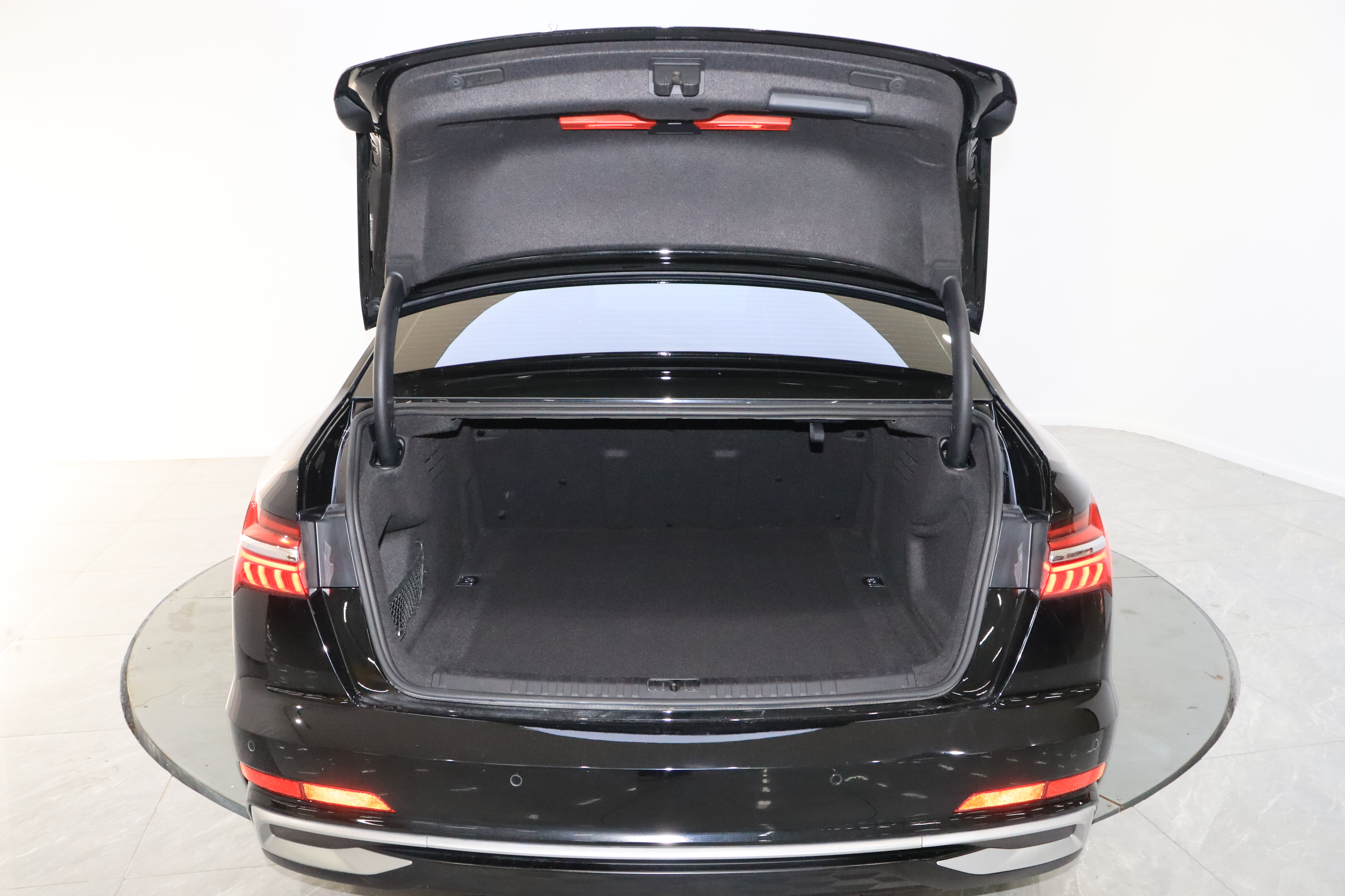 Audi A6L 2023 car image #17