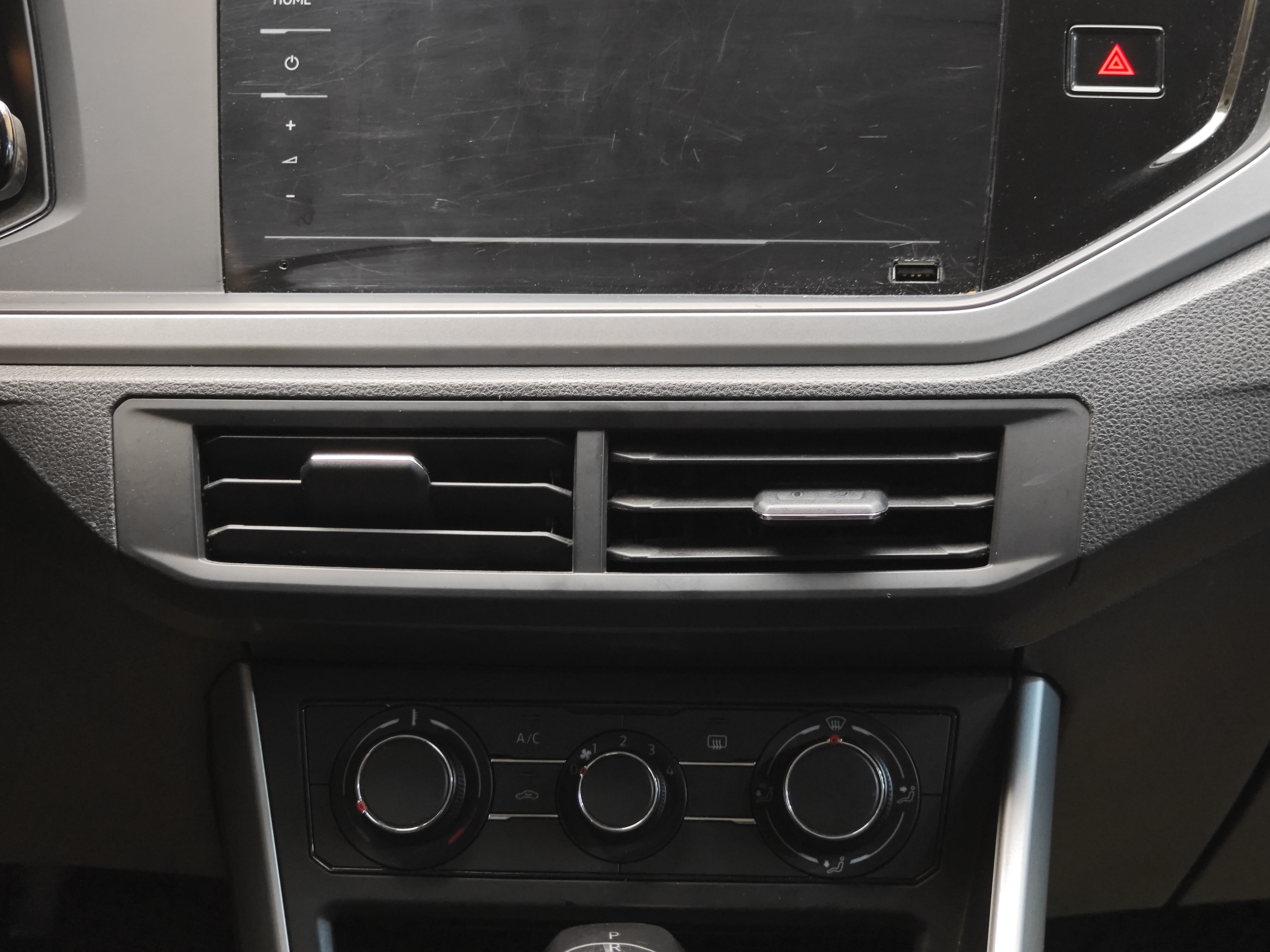 Polo 2023 car image #17