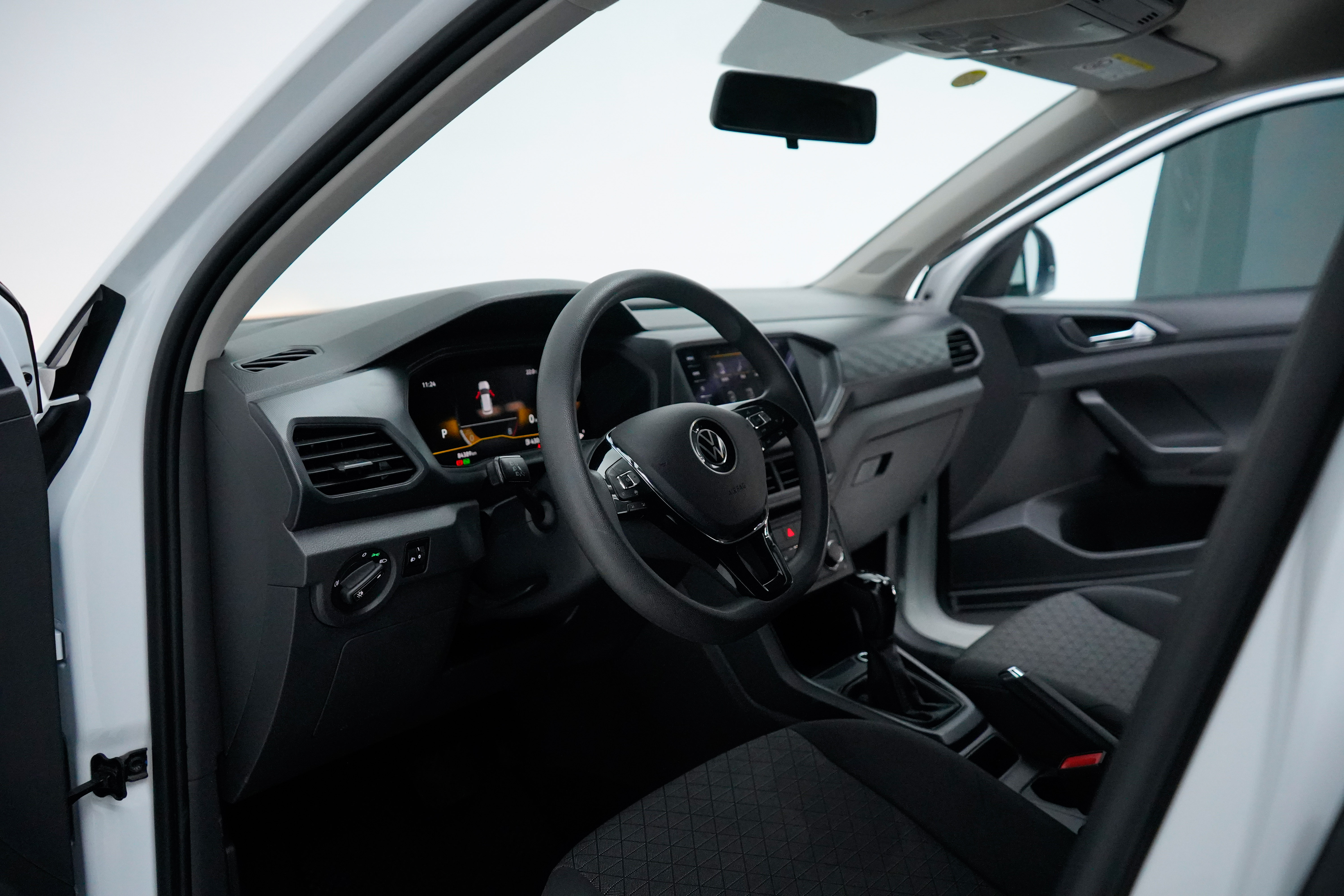 Volkswagen T-Cross 2023 #17 Volkswagen T-Cross 2023 car image #17