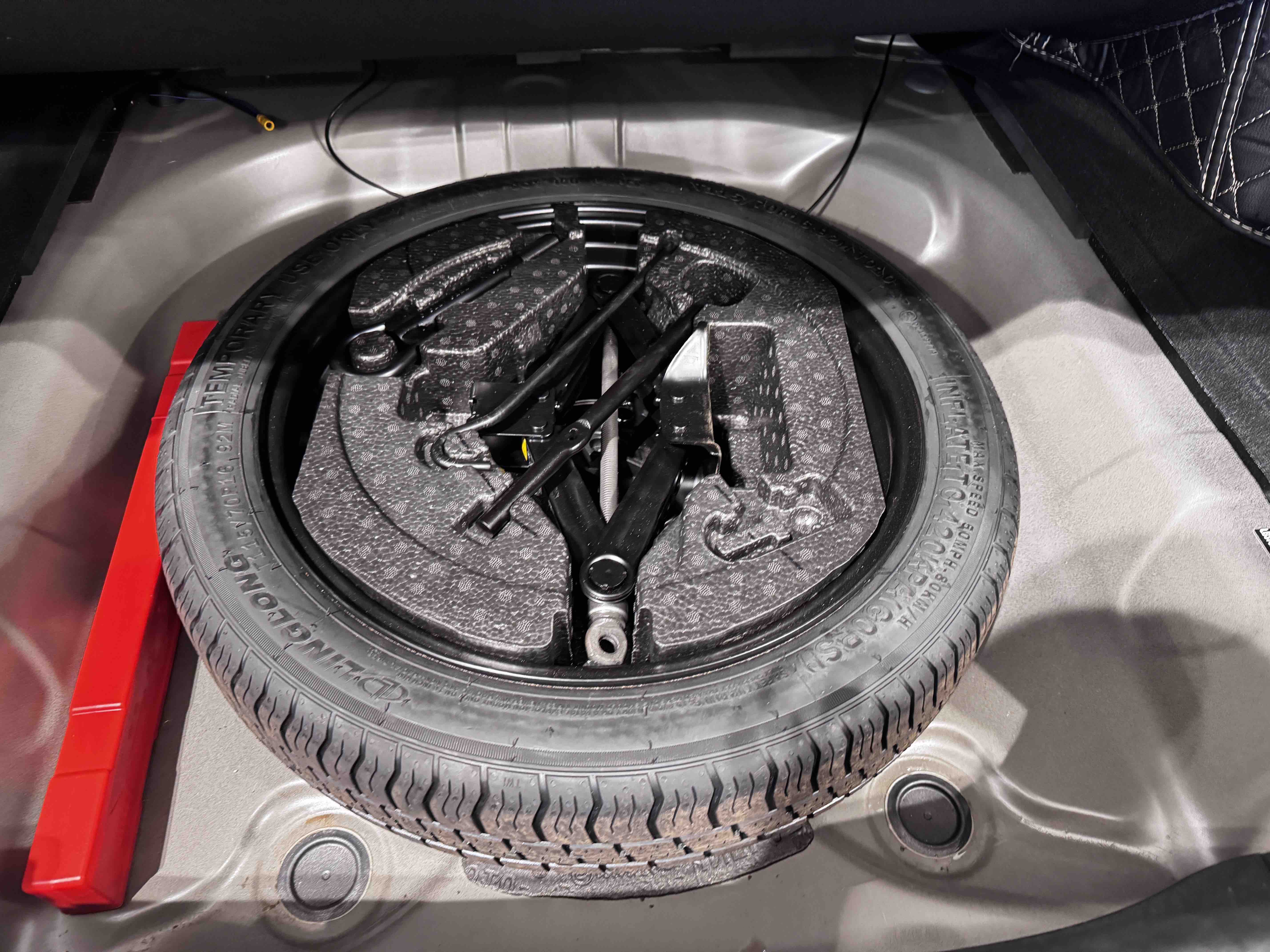 Emgrand 2023 car image #17