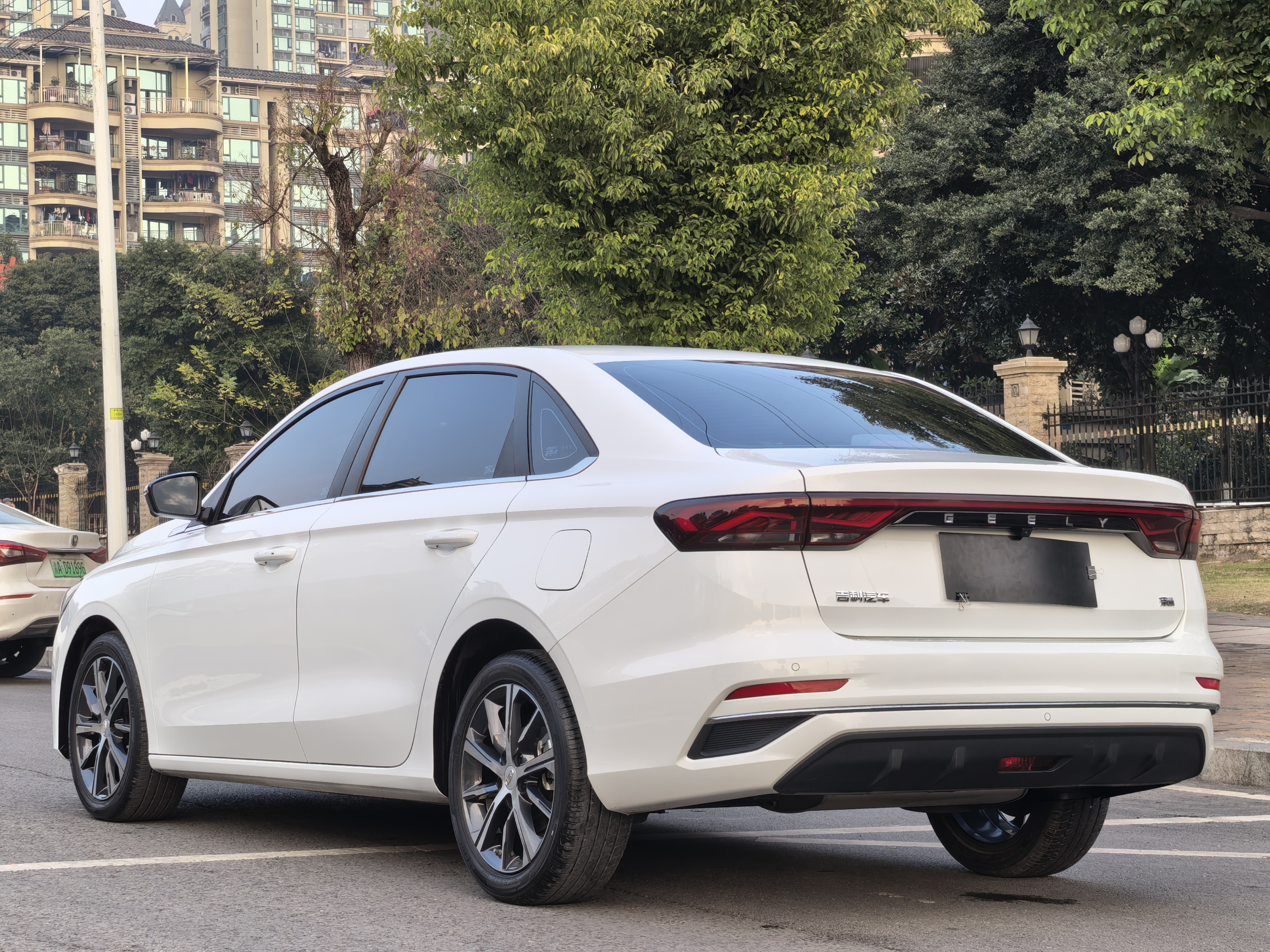 GEELY Emgrand 2023 car image #17