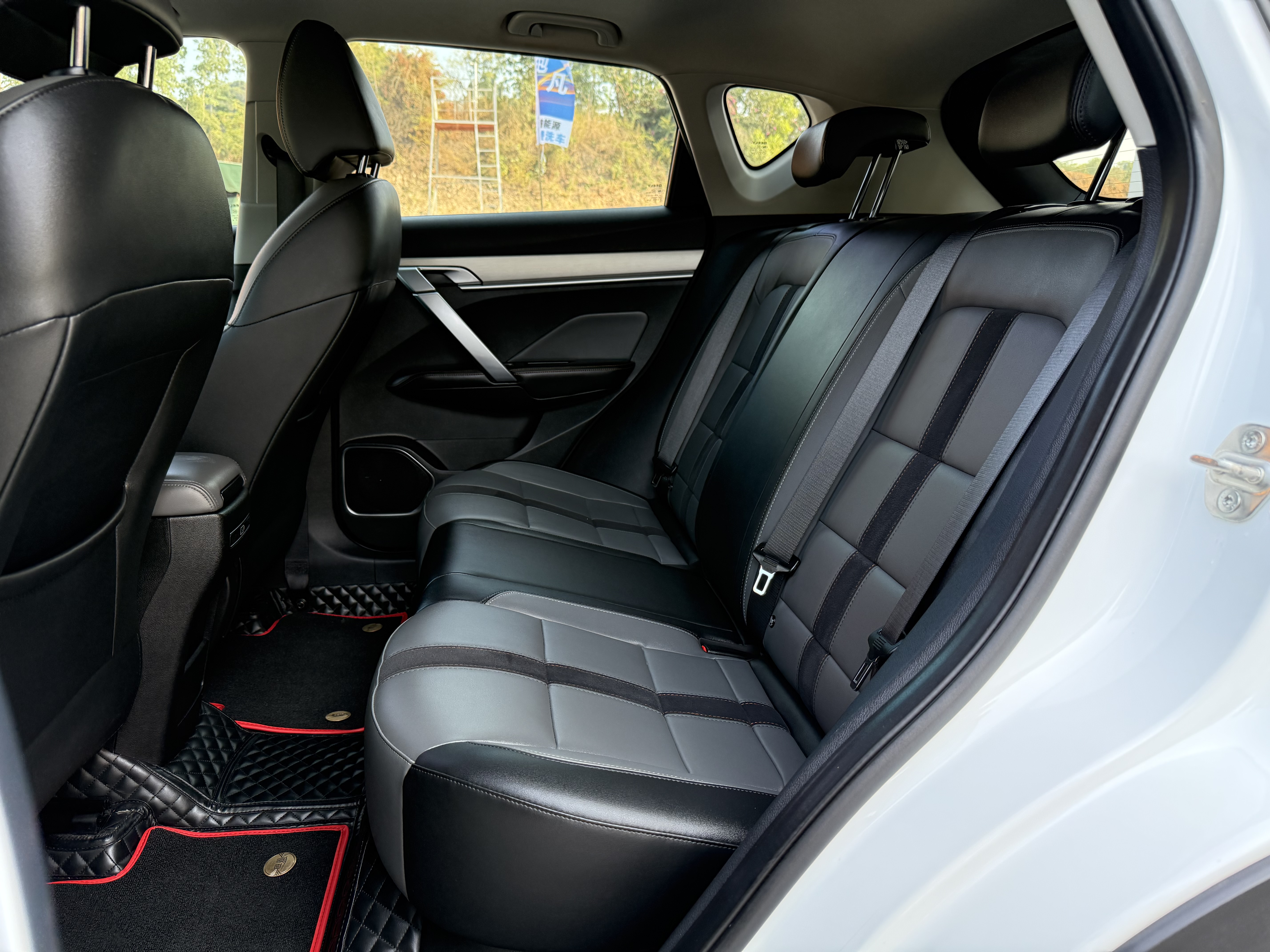 GEELY Coolray 2023 #17 GEELY Coolray 2023 car image #17