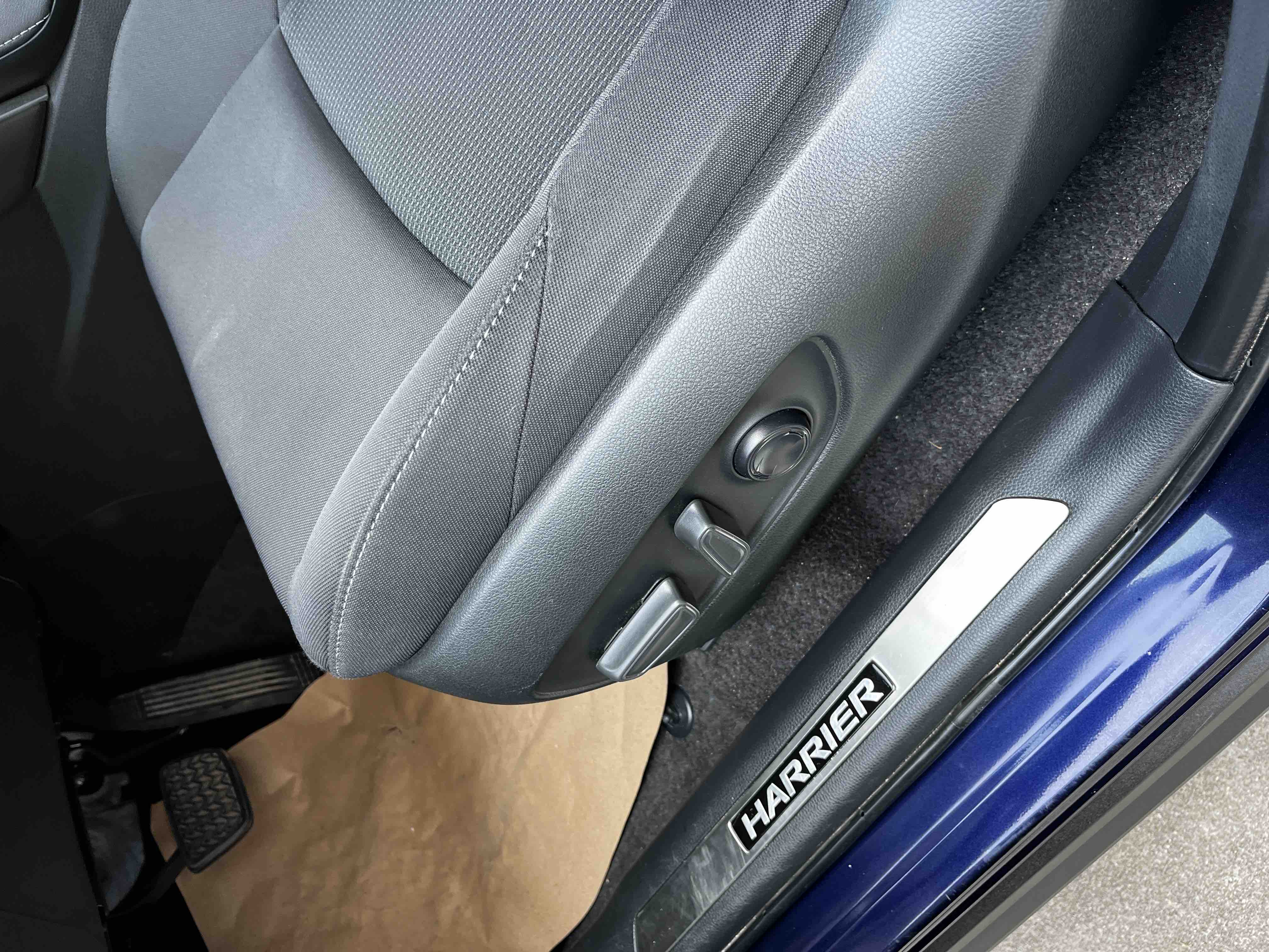 Toyota Harrier 2023 car image #17