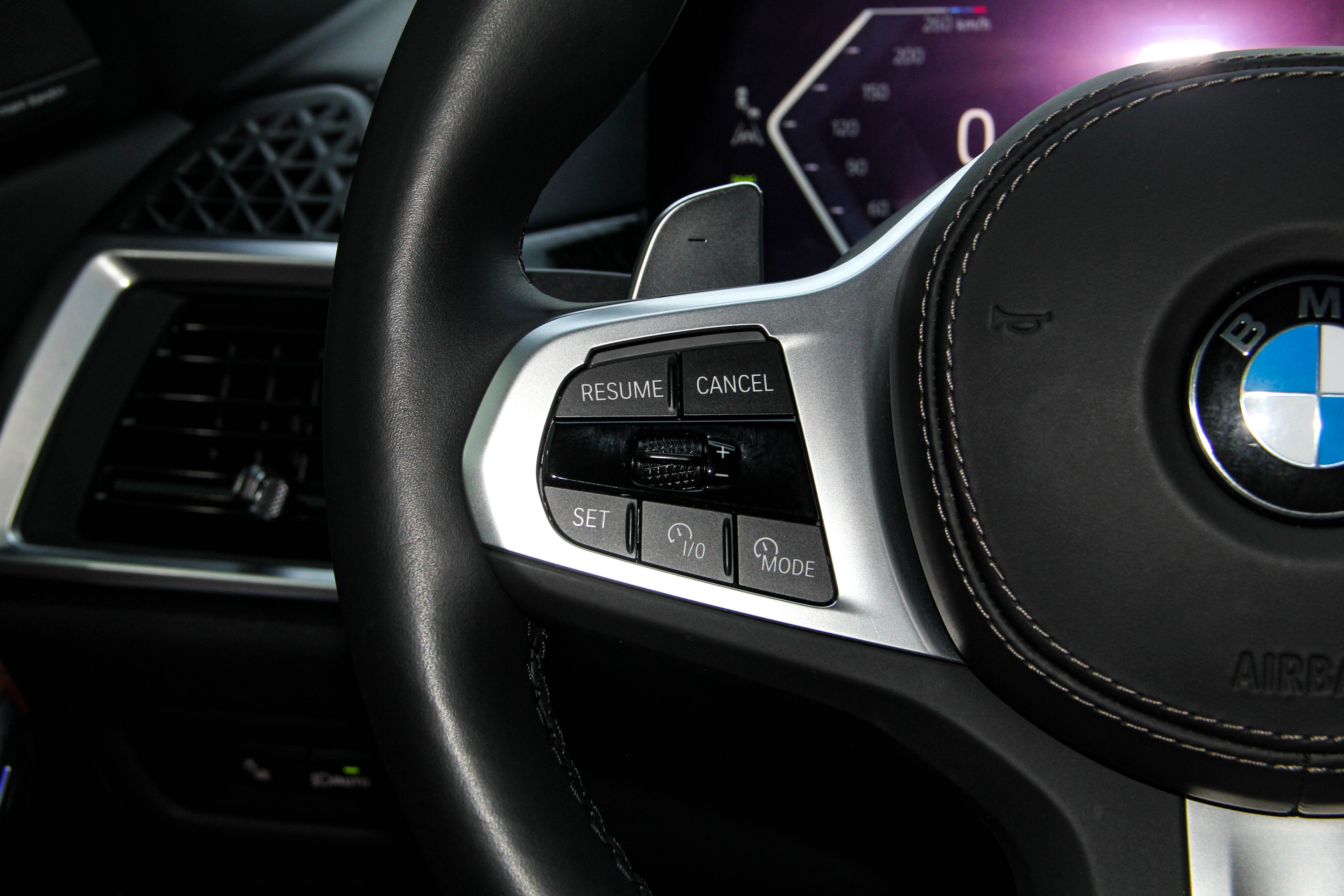 BMW X6 2025 car image #17